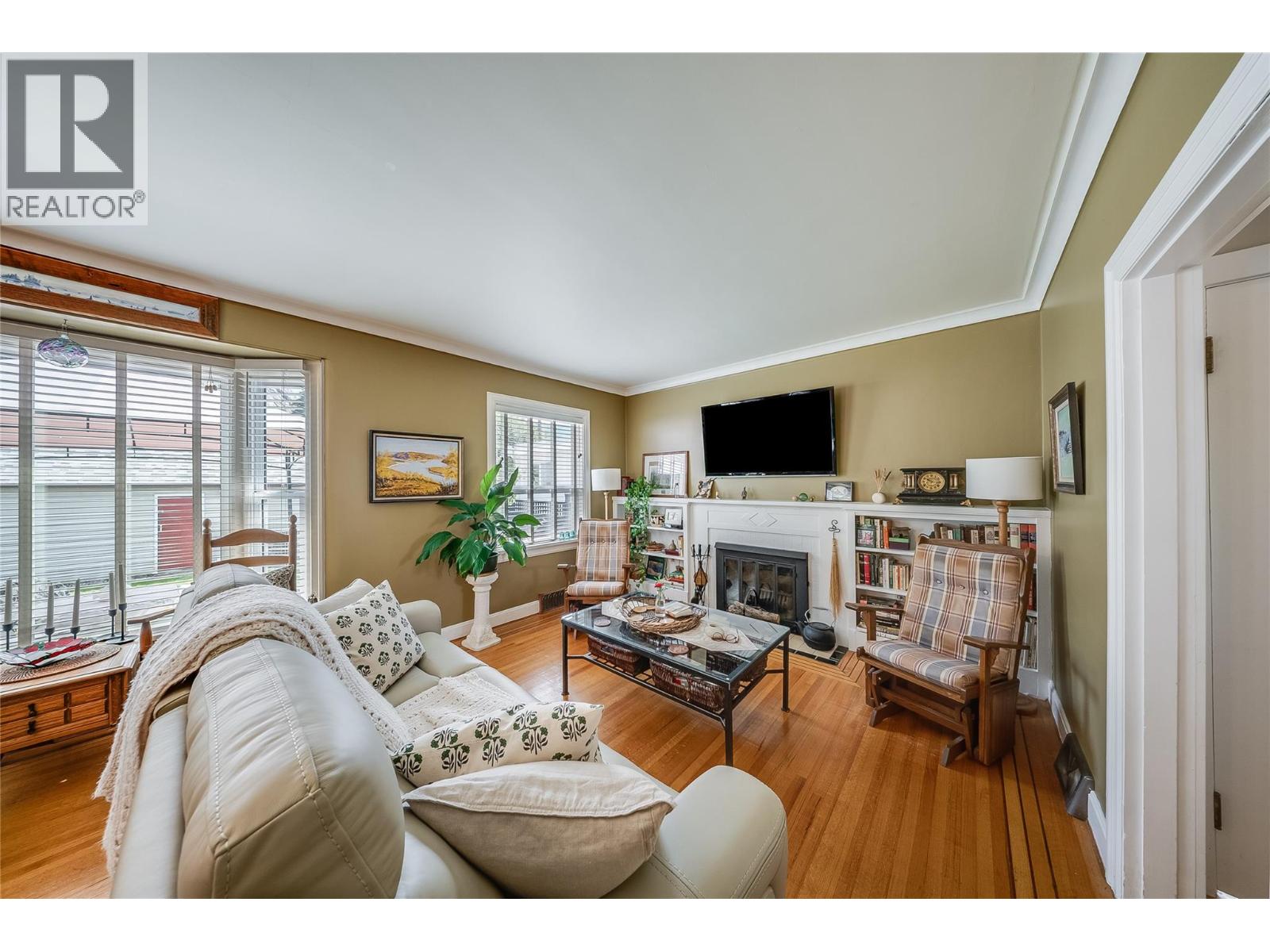 204 Diana Crescent, Trail, British Columbia  V1R 1A3 - Photo 8 - 10399688