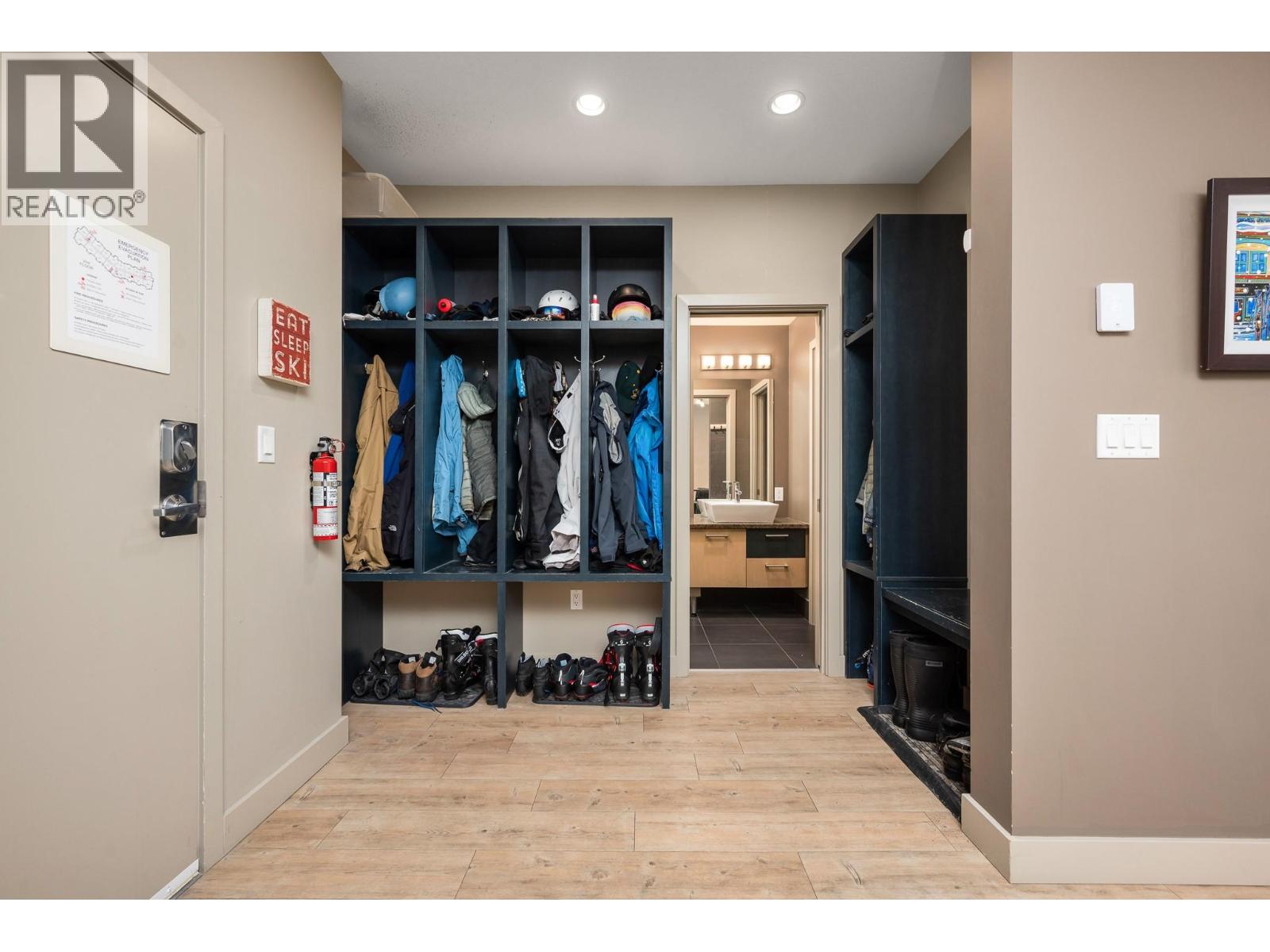 30 Monashee Road Unit# 208, Silver Star, British Columbia  V1B 3M1 - Photo 4 - 10399828