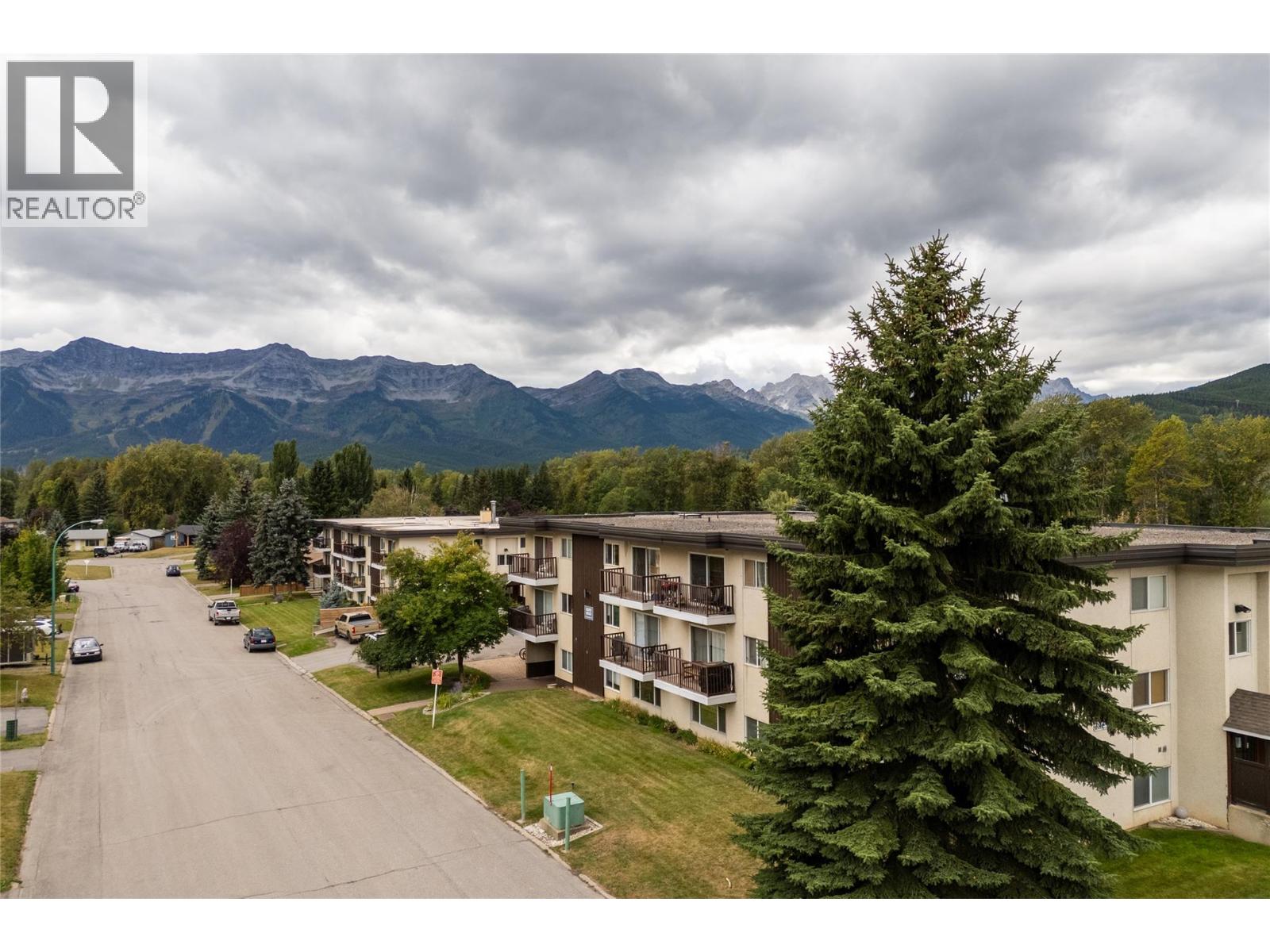 51 Ridgemont Drive Unit# 303, Fernie, British Columbia  V0B 1M2 - Photo 1 - 10399872