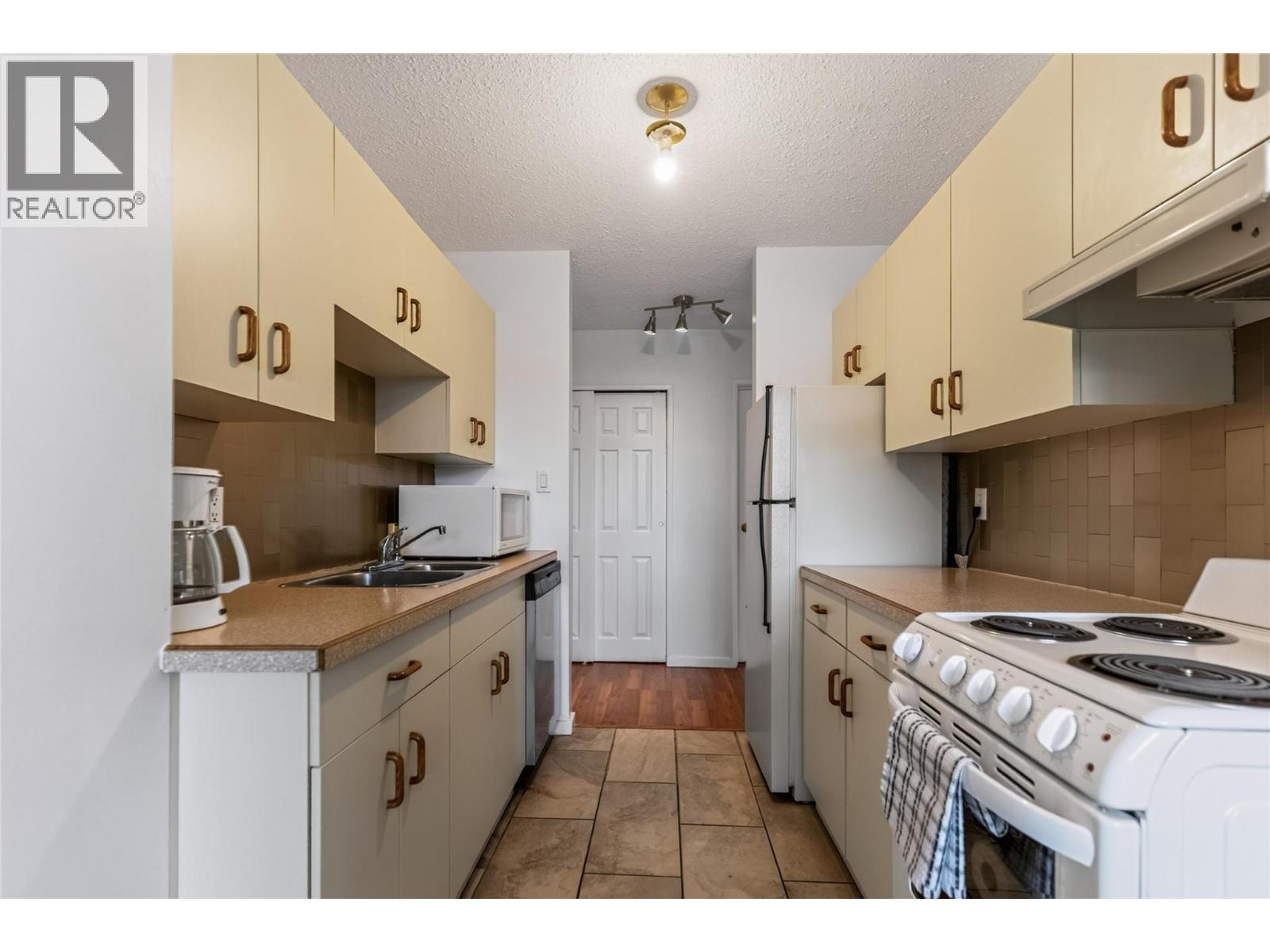 51 Ridgemont Drive Unit# 303, Fernie, British Columbia  V0B 1M2 - Photo 13 - 10399872