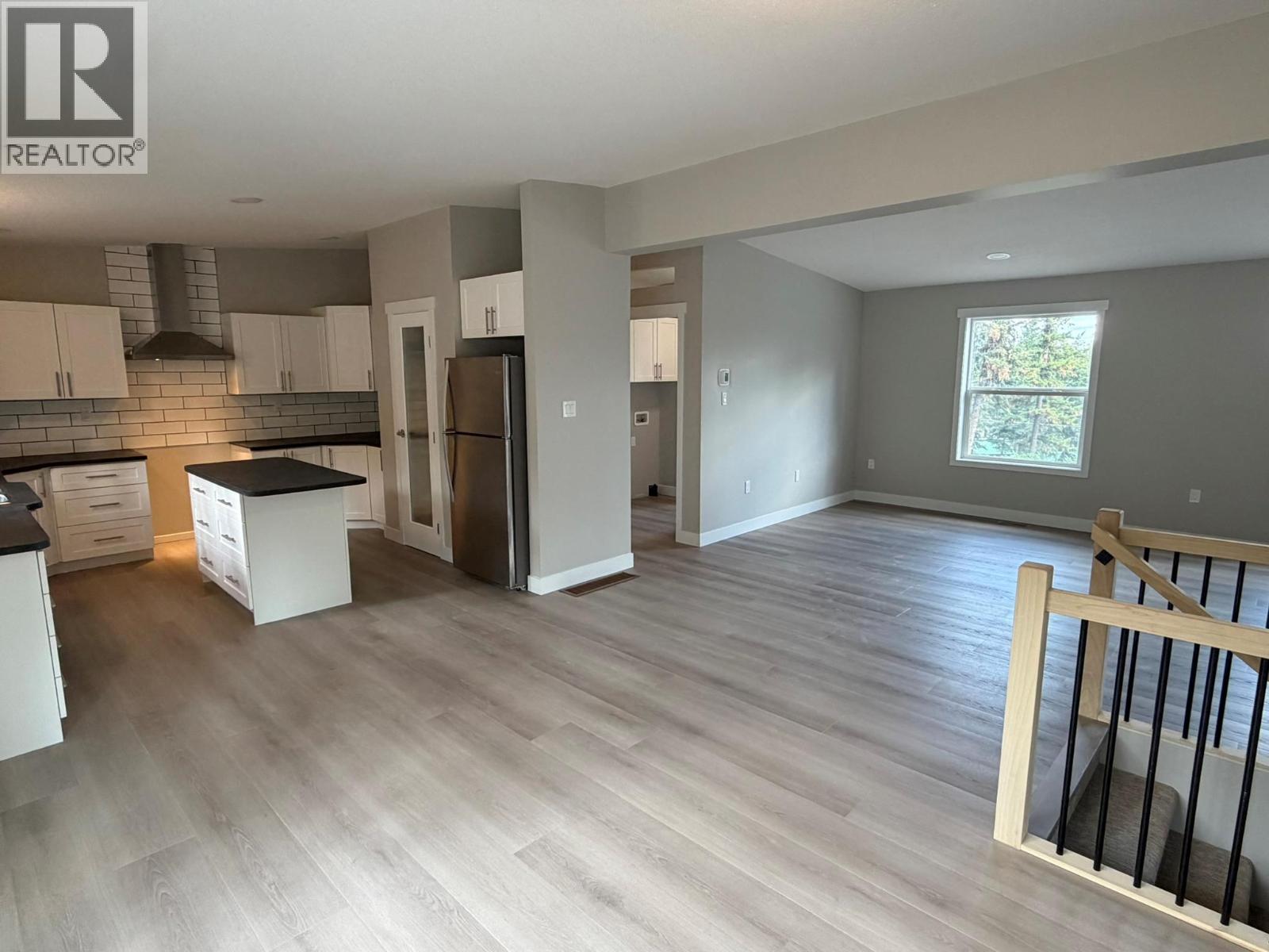 7932 Alpine Road, Kelowna, British Columbia  V1Z 3V4 - Photo 2 - 10399698