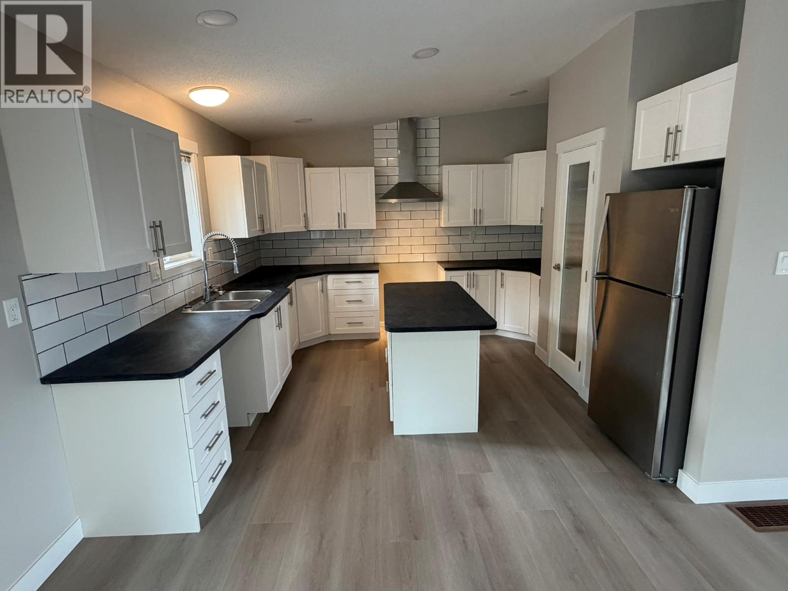 7932 Alpine Road, Kelowna, British Columbia  V1Z 3V4 - Photo 3 - 10399698
