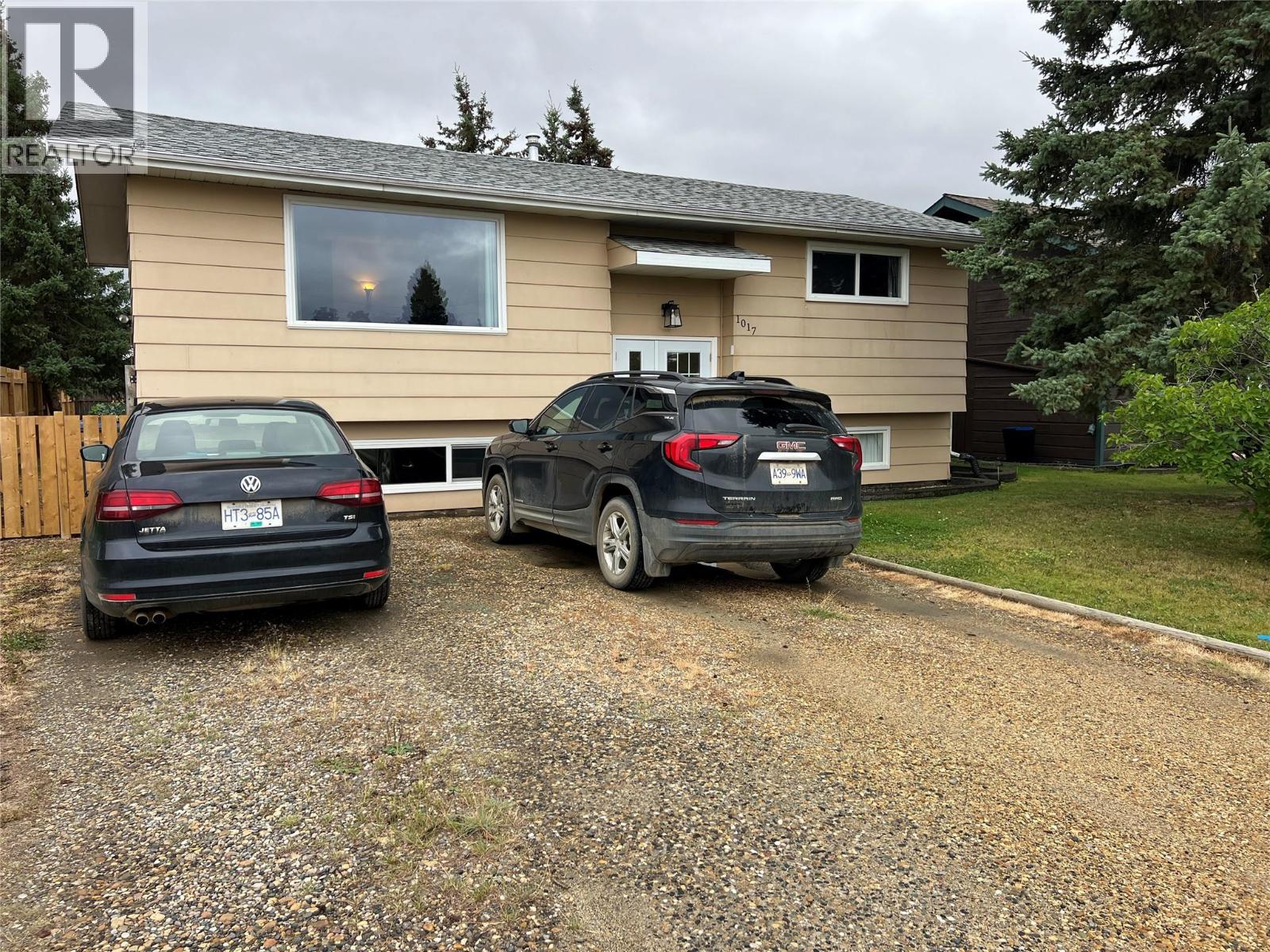 1017 120 Avenue, Dawson Creek, British Columbia  V1G 3J8 - Photo 1 - 10399940