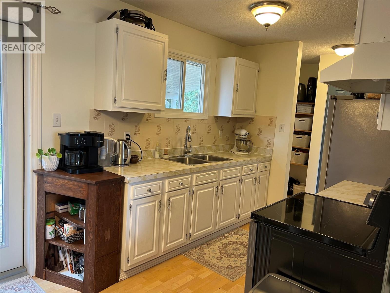 1017 120 Avenue, Dawson Creek, British Columbia  V1G 3J8 - Photo 8 - 10399940