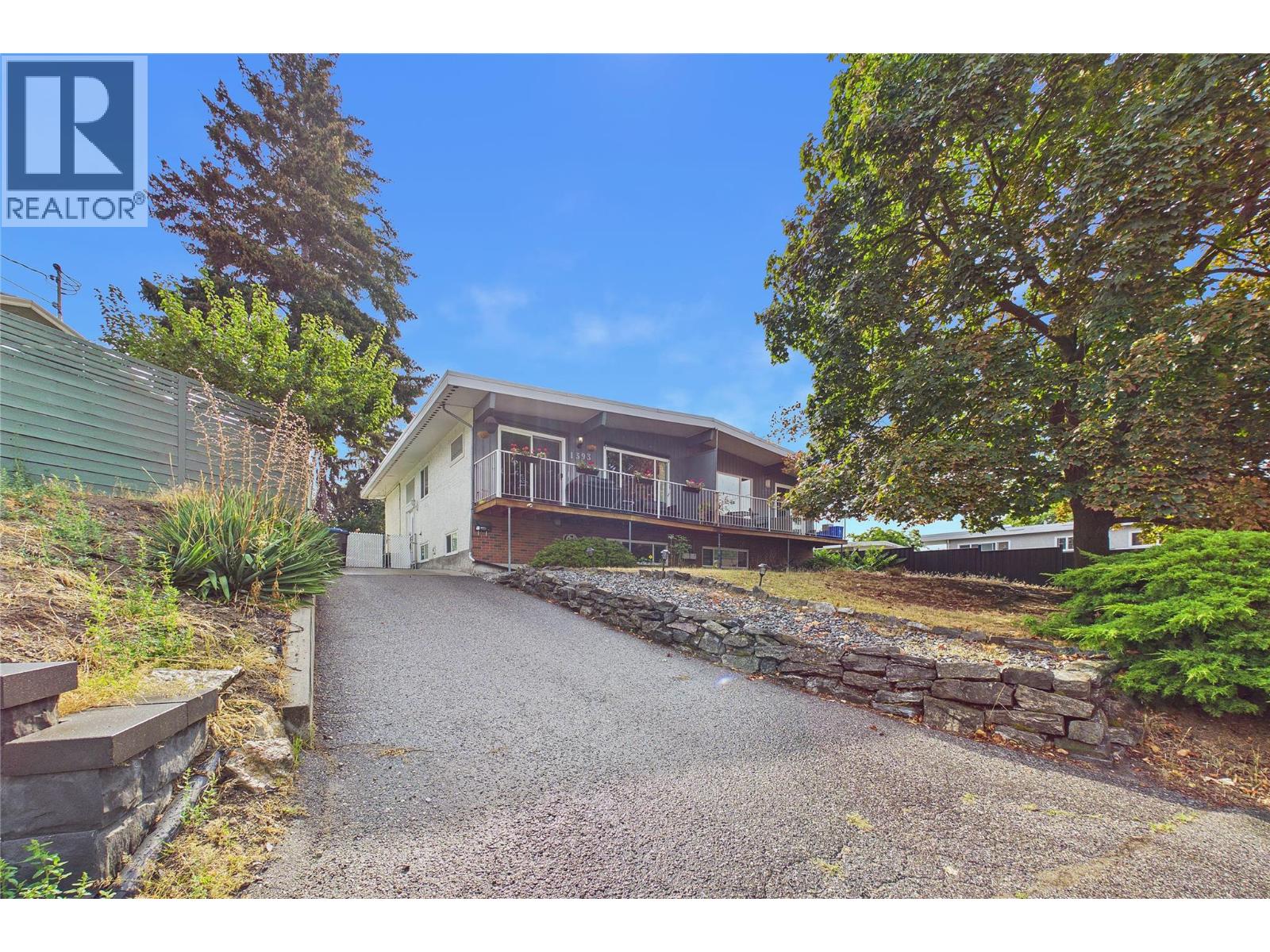 1393 Highland Drive S, Kelowna, British Columbia  V1Y 3W2 - Photo 1 - 10399566