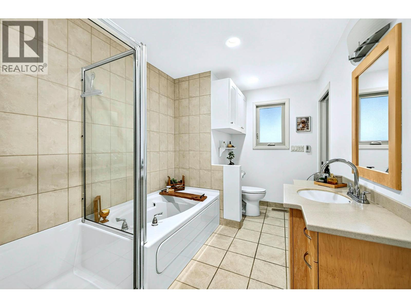 233 Monmouth Drive, Kamloops, British Columbia  V2E 1L9 - Photo 21 - 10334399