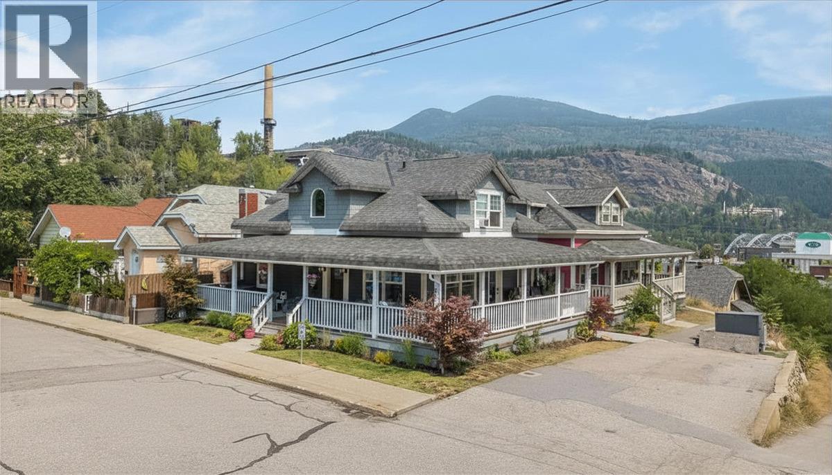 1195 Tamarac Avenue, Trail, British Columbia  V1R 4H8 - Photo 1 - 10399735
