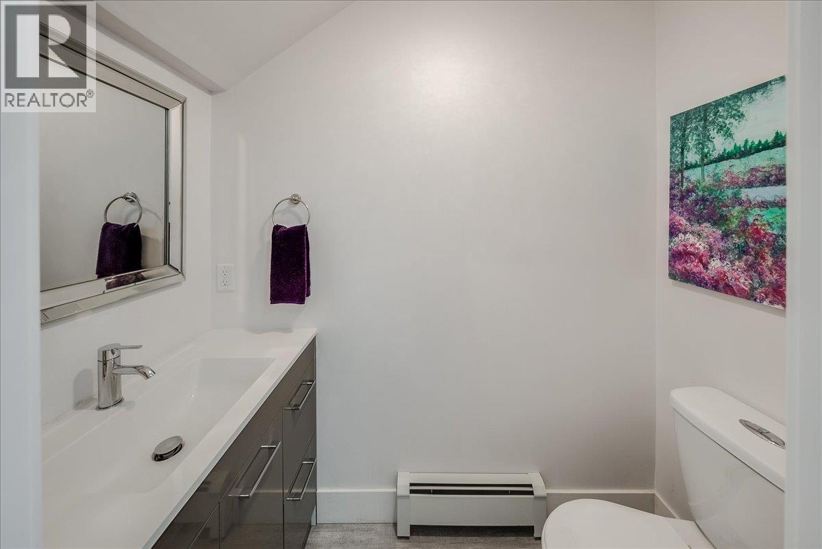 1195 Tamarac Avenue, Trail, British Columbia  V1R 4H8 - Photo 9 - 10399735