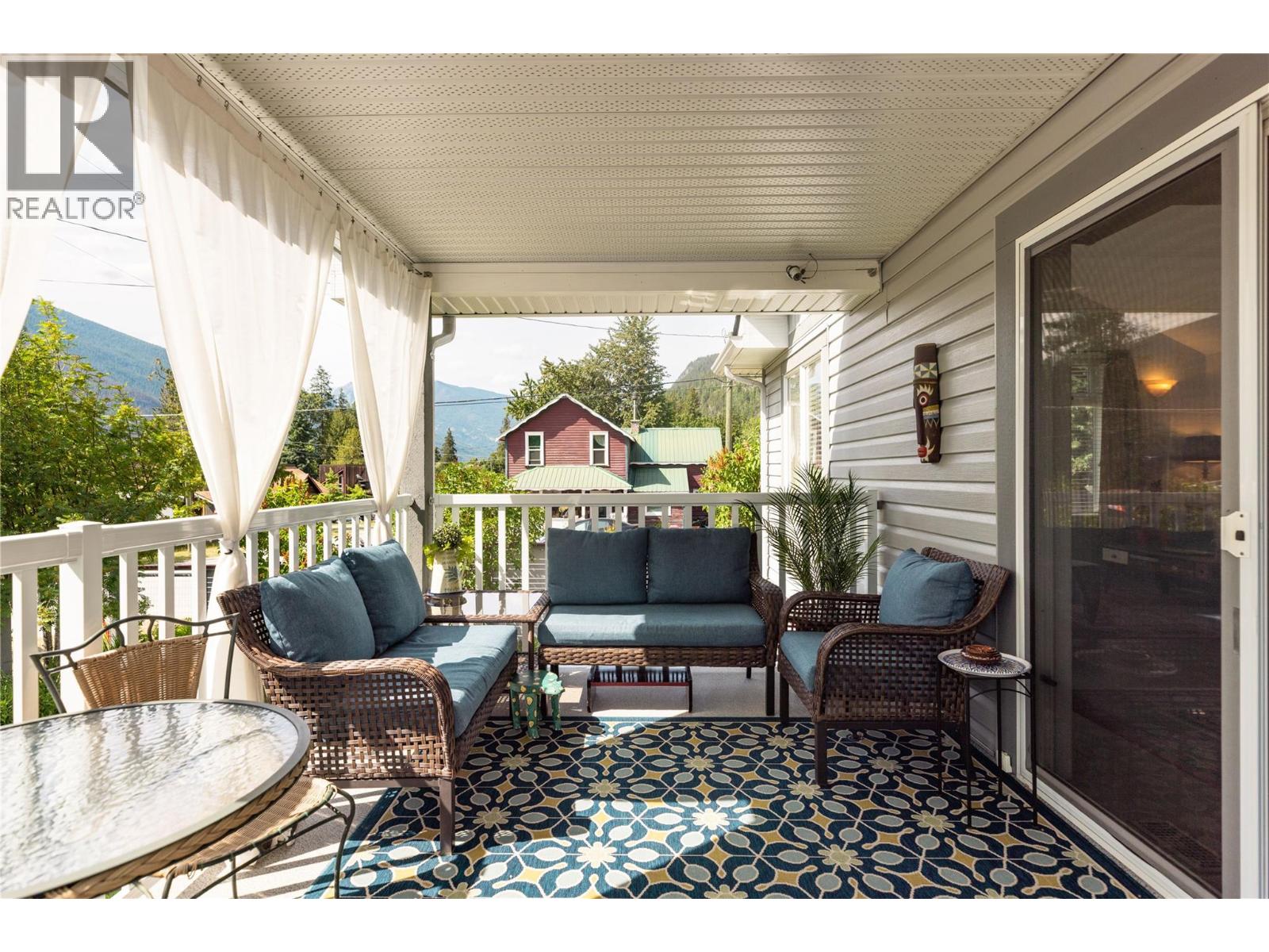603 Fletcher Avenue, Slocan, British Columbia  V0G 2C0 - Photo 45 - 10399441