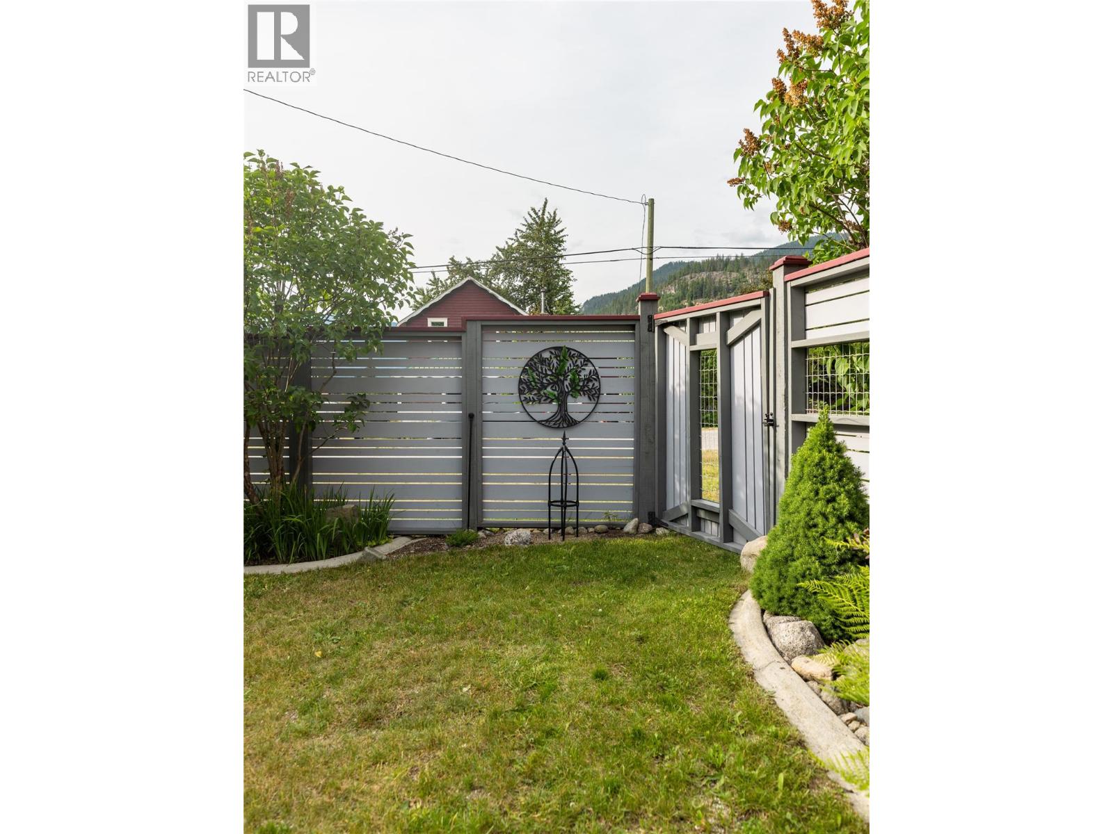 603 Fletcher Avenue, Slocan, British Columbia  V0G 2C0 - Photo 60 - 10399441