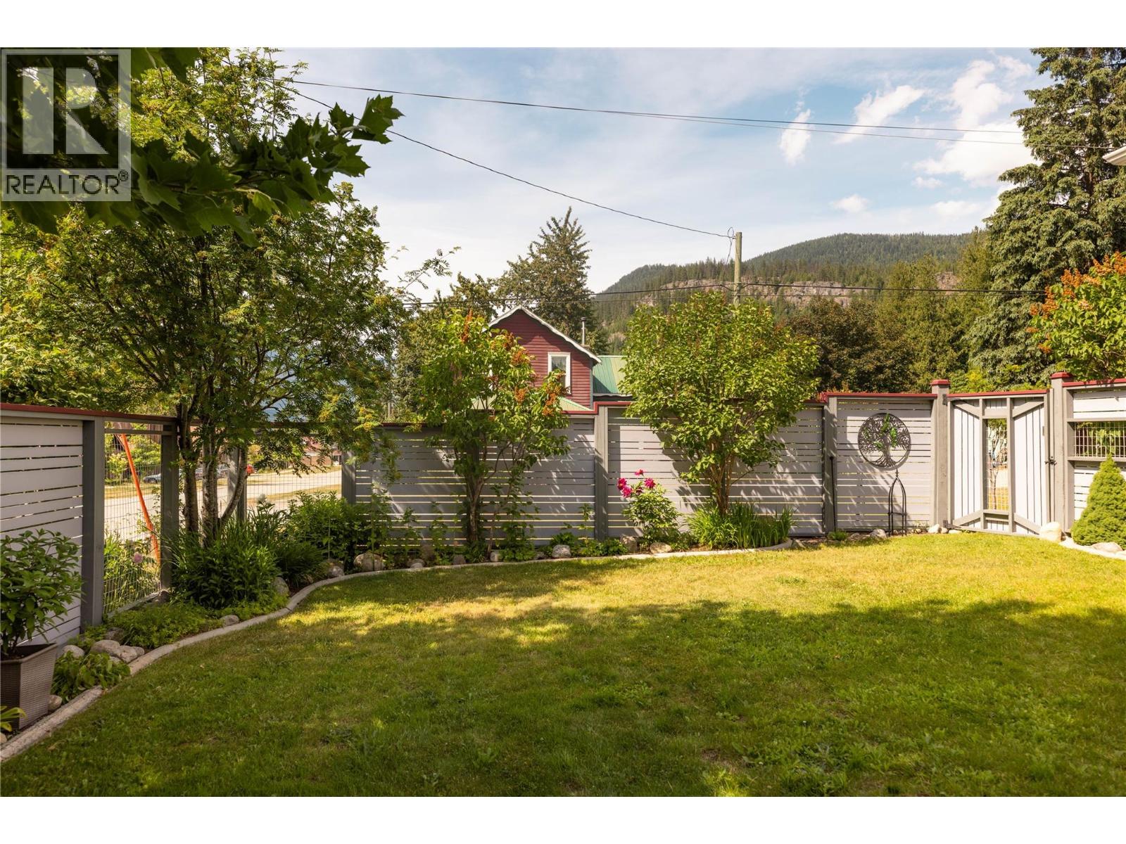 603 Fletcher Avenue, Slocan, British Columbia  V0G 2C0 - Photo 63 - 10399441