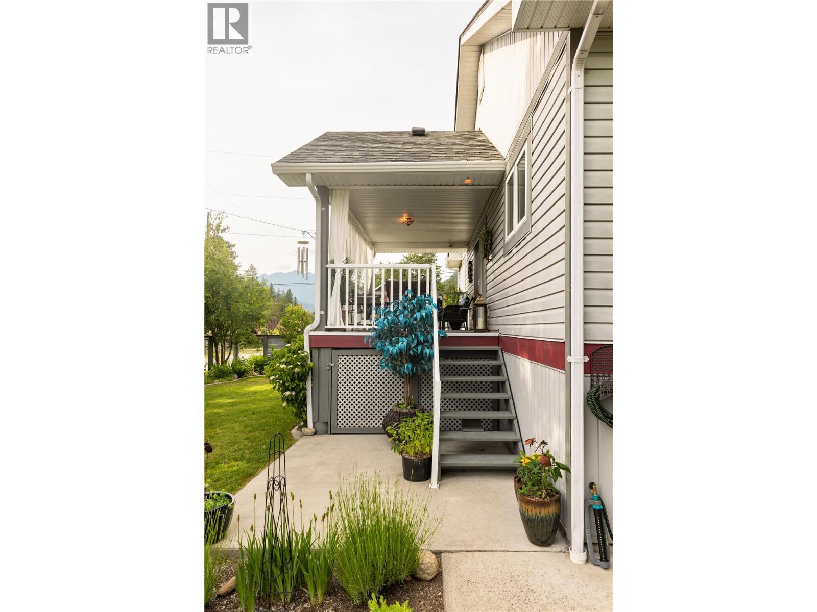 603 Fletcher Avenue, Slocan, British Columbia  V0G 2C0 - Photo 68 - 10399441