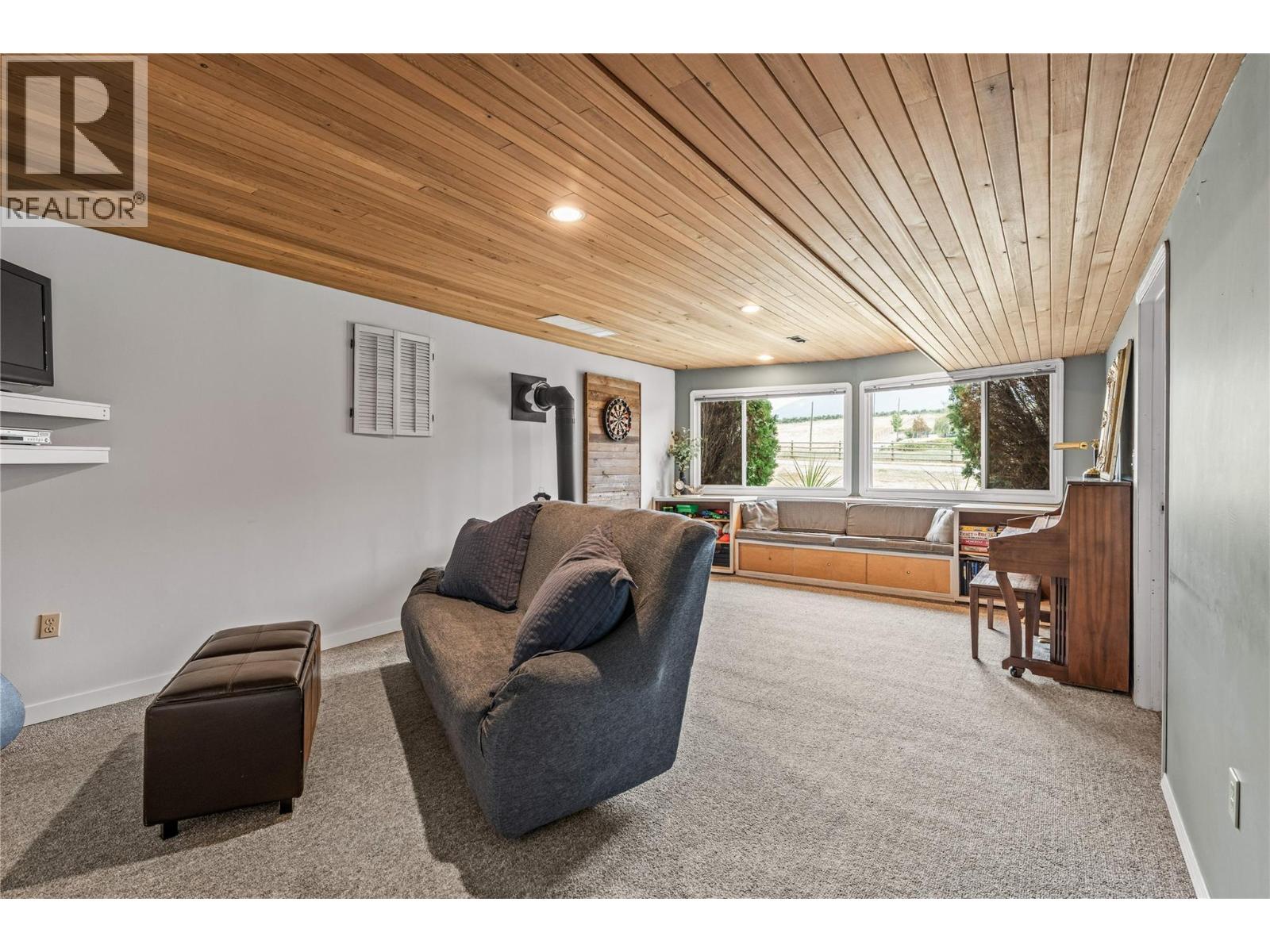 5861 Rimer Road, Vernon, British Columbia  V1B 3L3 - Photo 15 - 10396780