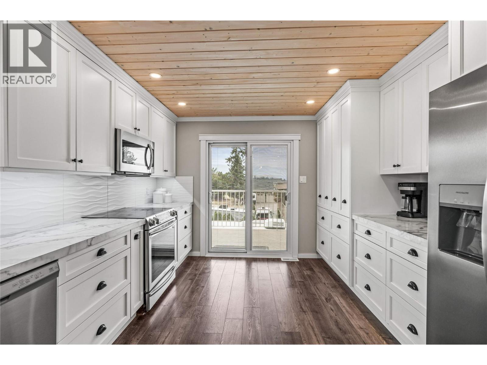 5861 Rimer Road, Vernon, British Columbia  V1B 3L3 - Photo 4 - 10396780