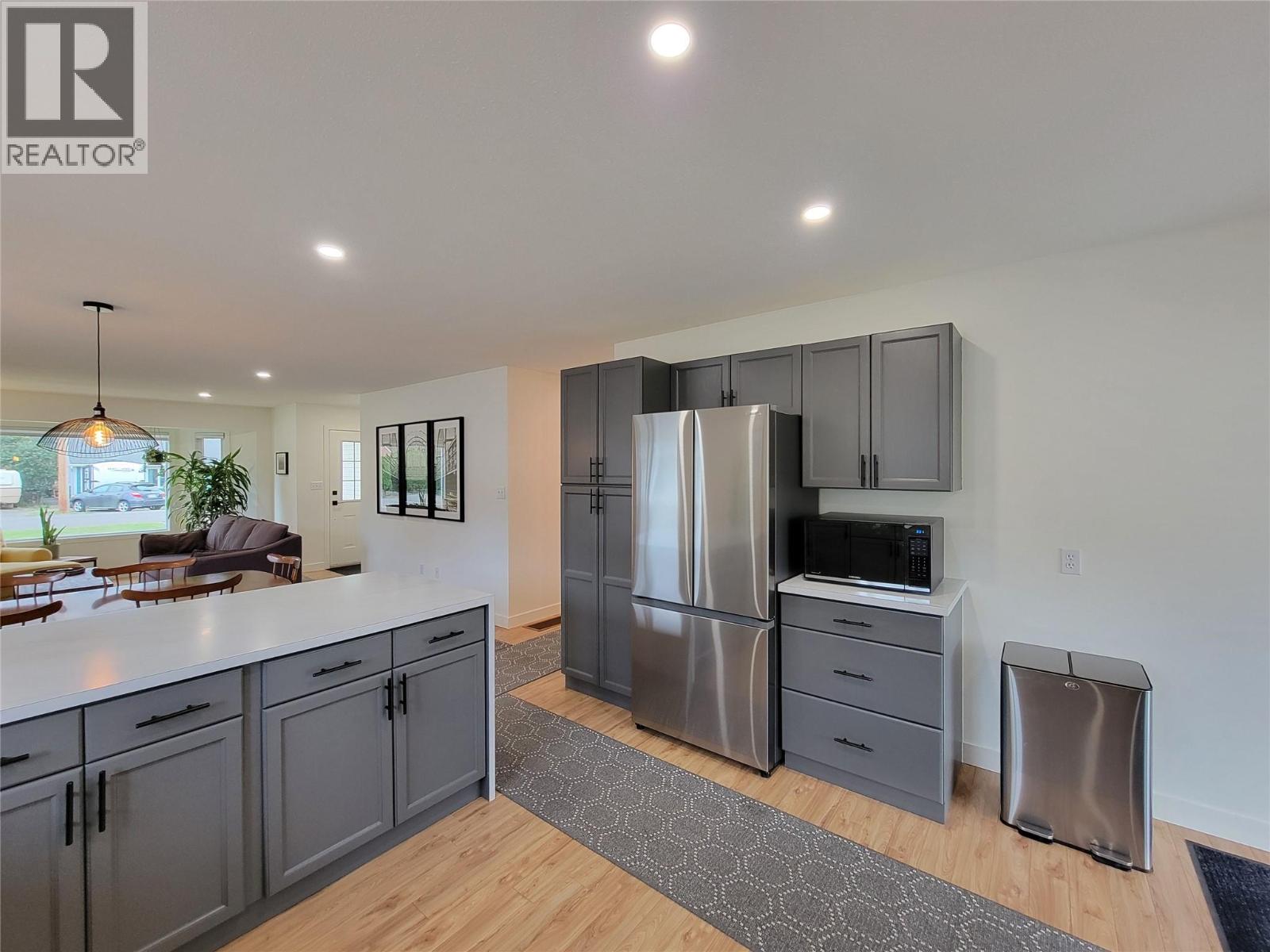 412 10th Avenue, Keremeos, British Columbia  V0X 1N3 - Photo 11 - 10399948