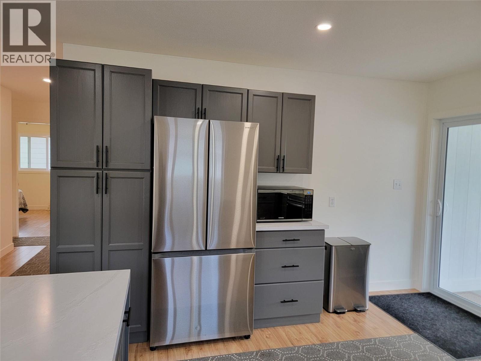 412 10th Avenue, Keremeos, British Columbia  V0X 1N3 - Photo 12 - 10399948