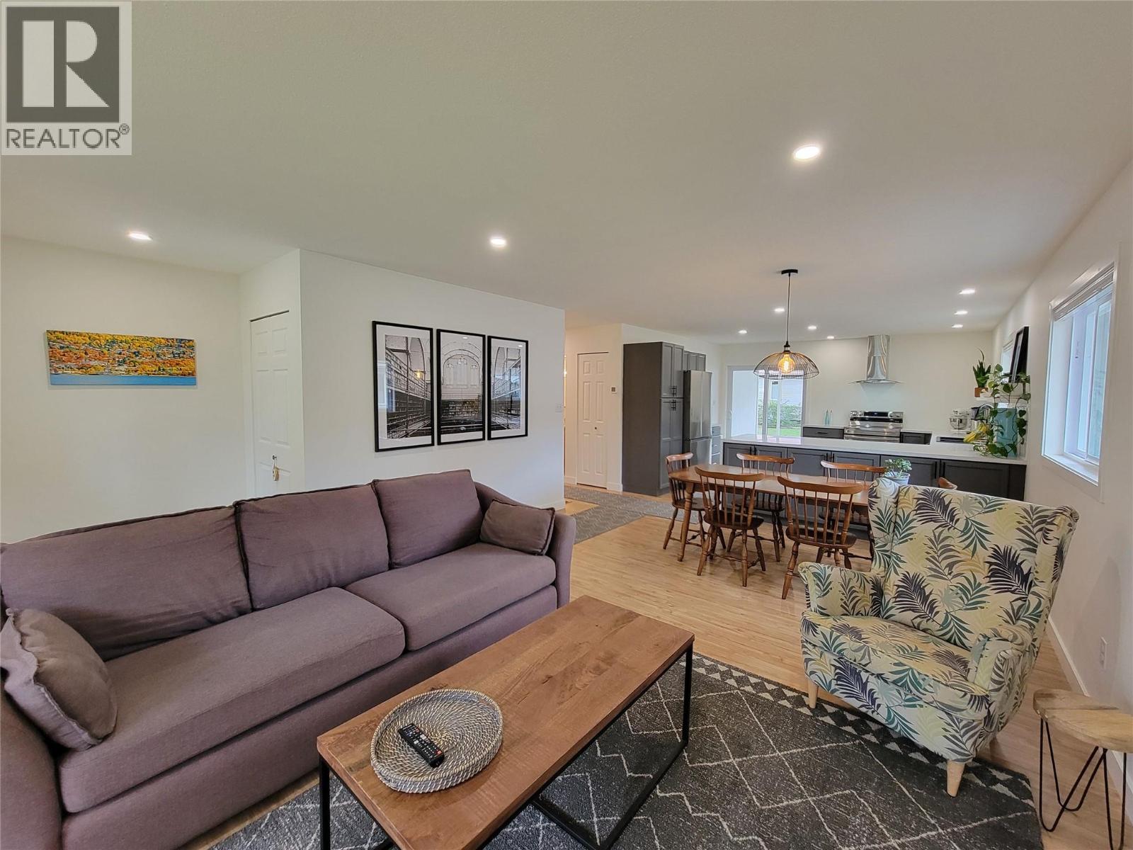 412 10th Avenue, Keremeos, British Columbia  V0X 1N3 - Photo 16 - 10399948