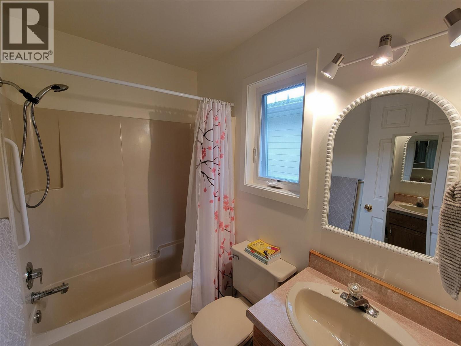 412 10th Avenue, Keremeos, British Columbia  V0X 1N3 - Photo 19 - 10399948