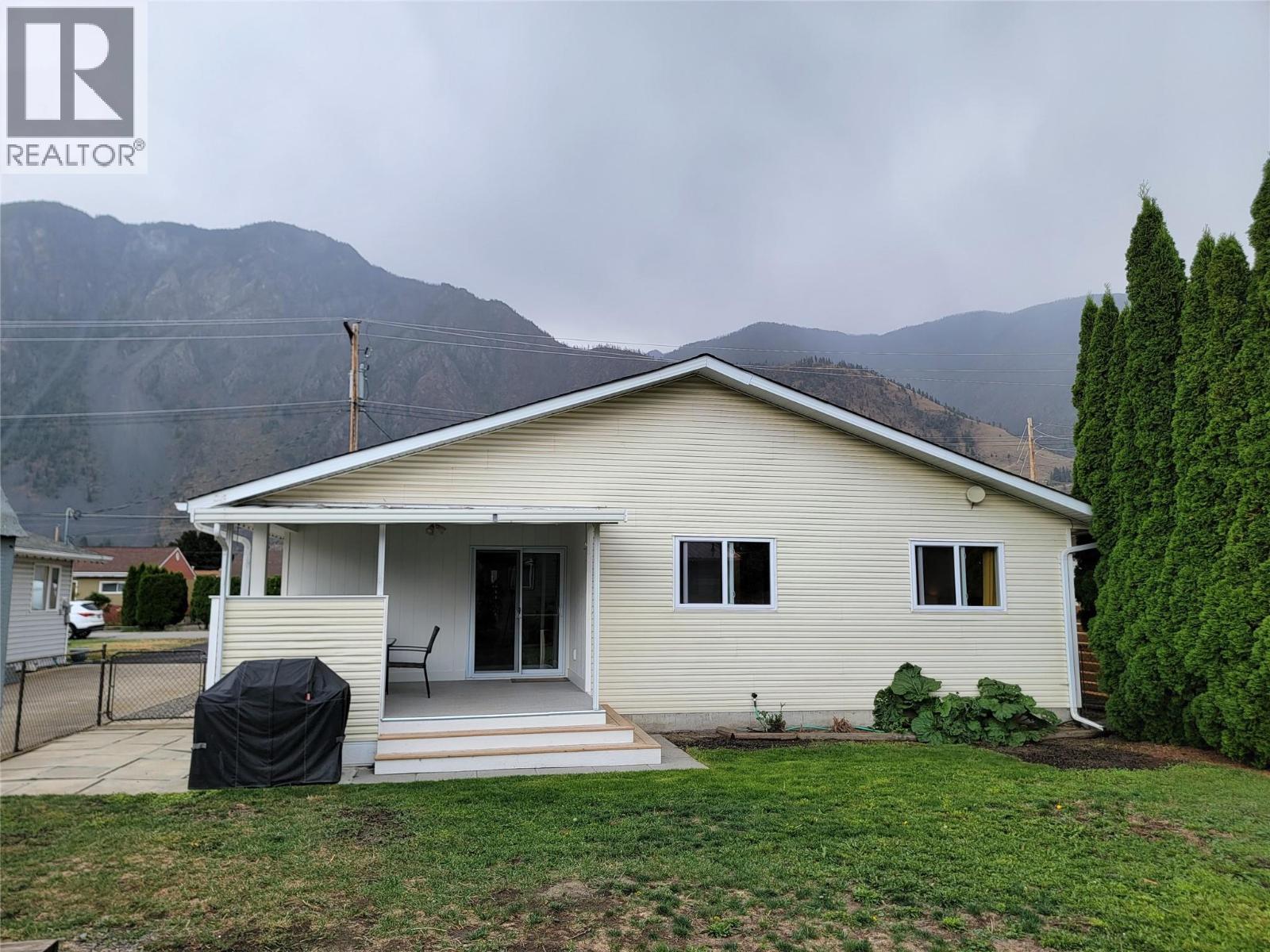 412 10th Avenue, Keremeos, British Columbia  V0X 1N3 - Photo 3 - 10399948