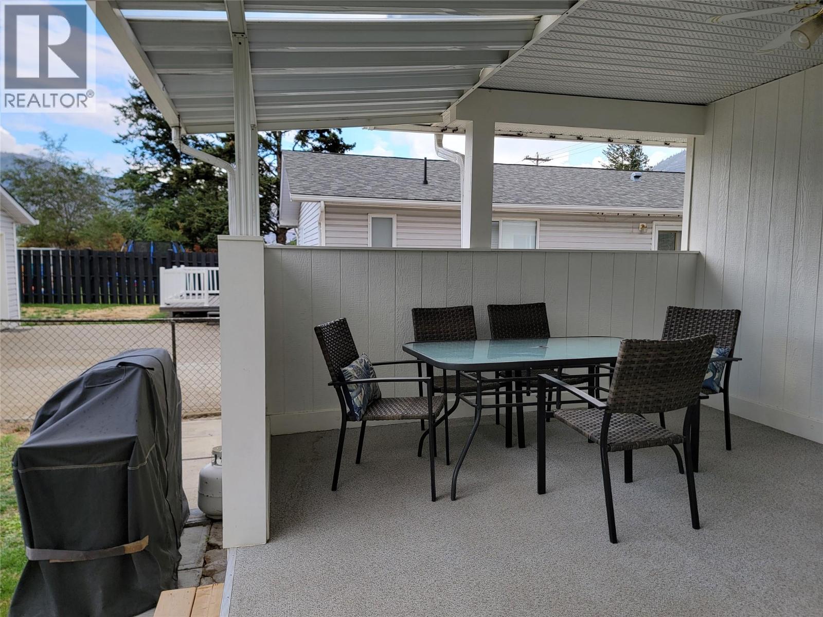 412 10th Avenue, Keremeos, British Columbia  V0X 1N3 - Photo 36 - 10399948