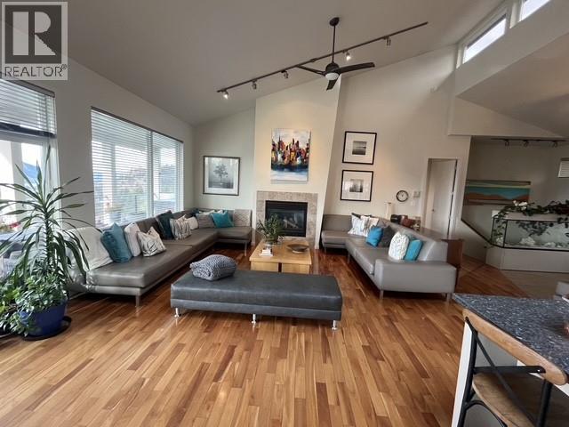 164 Williamson Place, Penticton, British Columbia  V2A 8N1 - Photo 3 - 10399934
