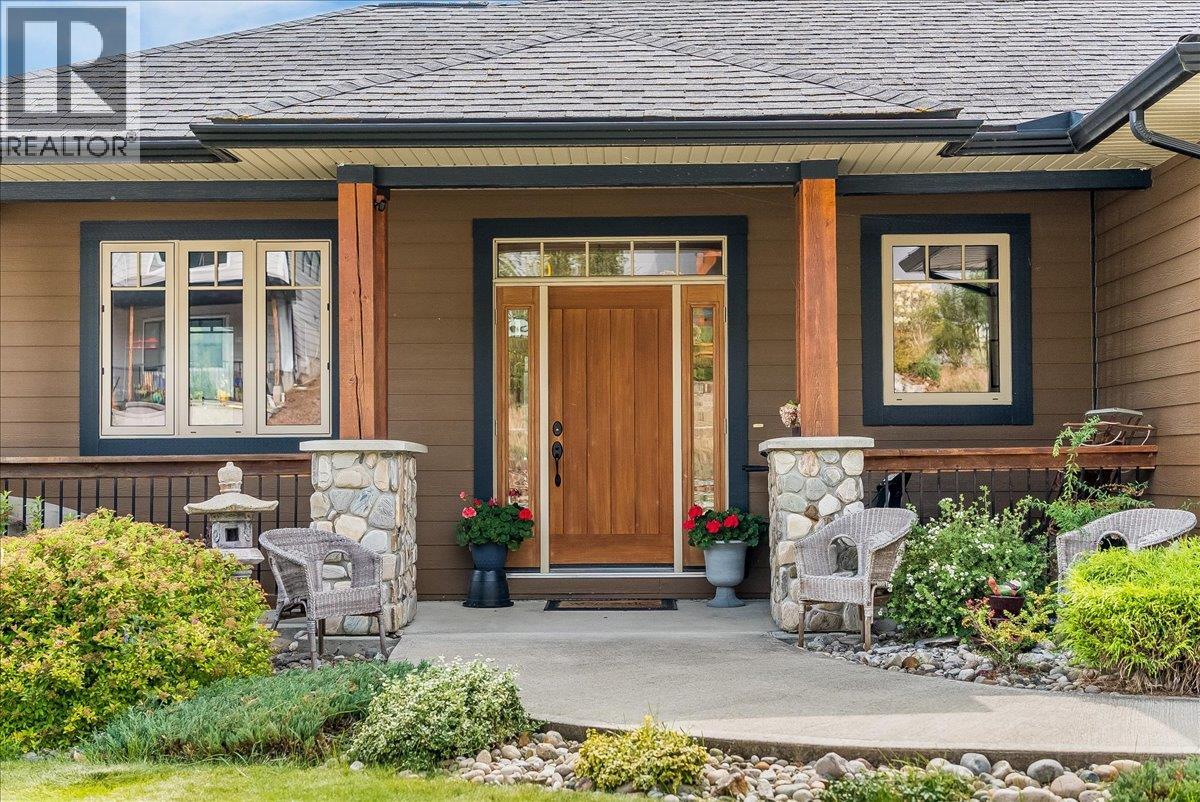 925 Redstone Drive, Rossland, British Columbia  V0G 1Y0 - Photo 3 - 10399786