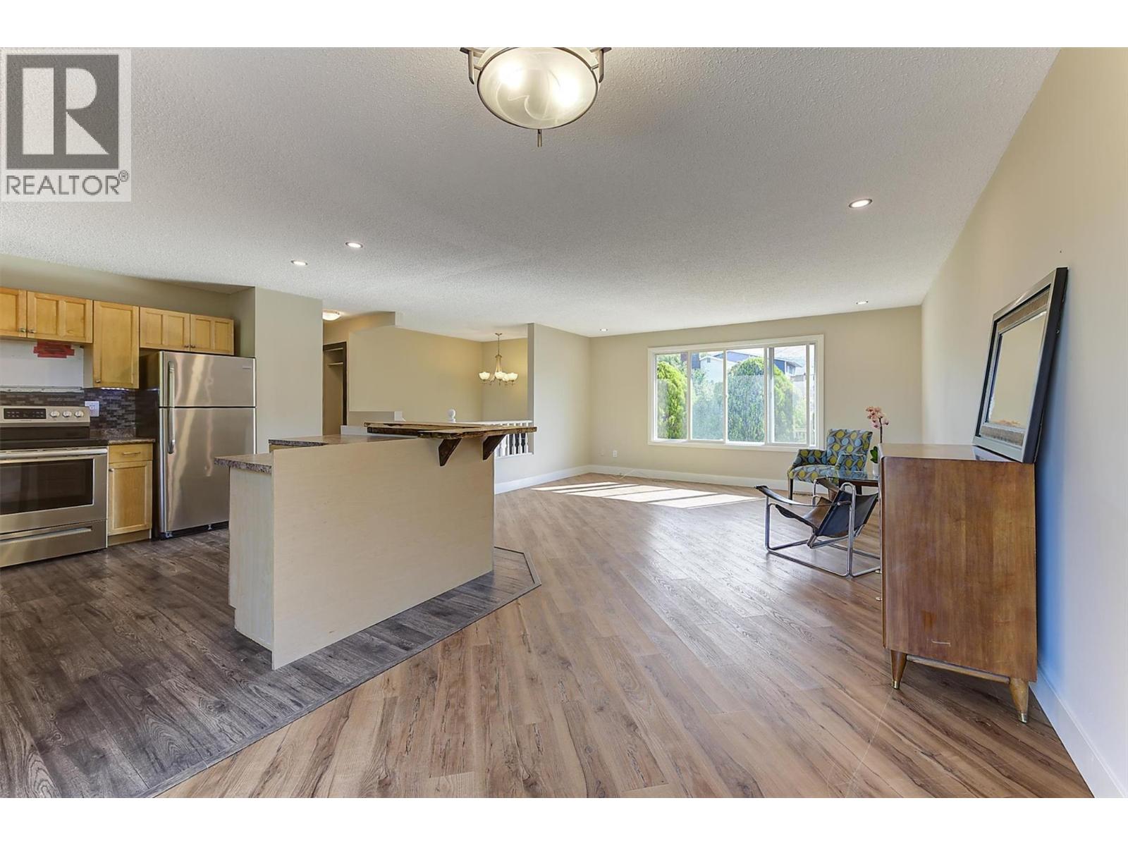 3570 Weston Road, Kelowna, British Columbia  V1X 6K2 - Photo 2 - 10398351