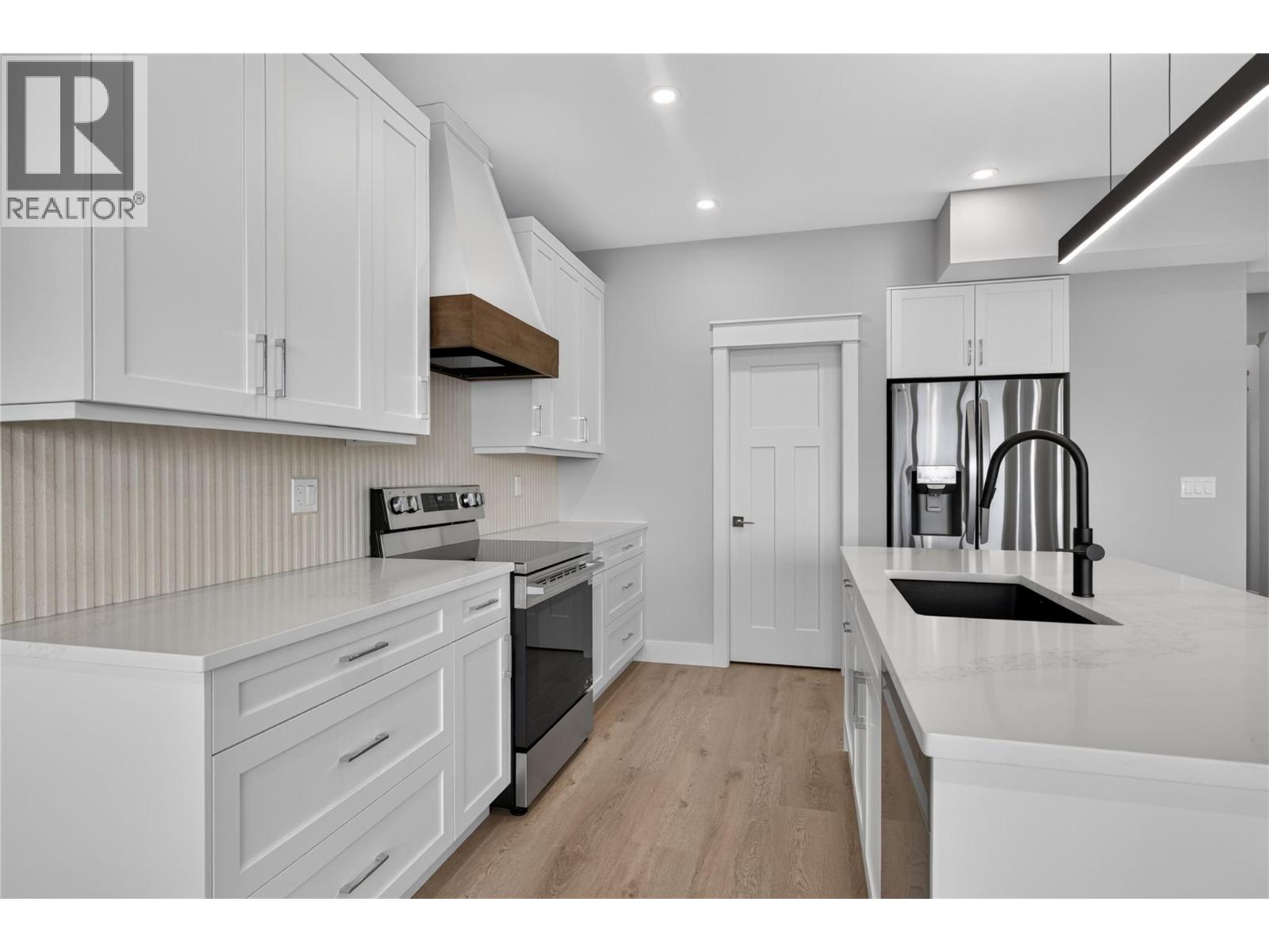 4315 Painted Turtle Drive, Vernon, British Columbia  V1H 1A2 - Photo 11 - 10399719