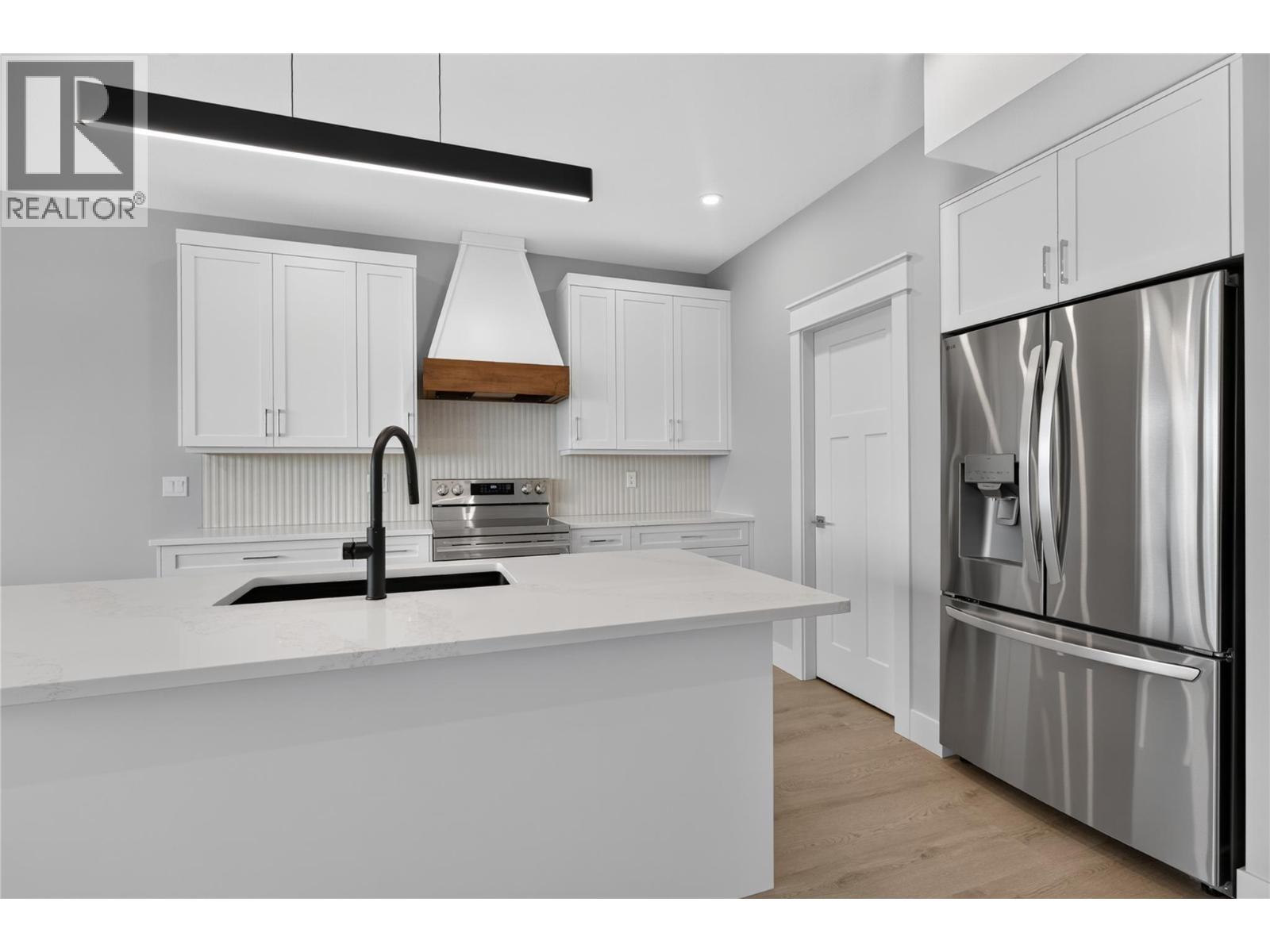 4315 Painted Turtle Drive, Vernon, British Columbia  V1H 1A2 - Photo 8 - 10399719