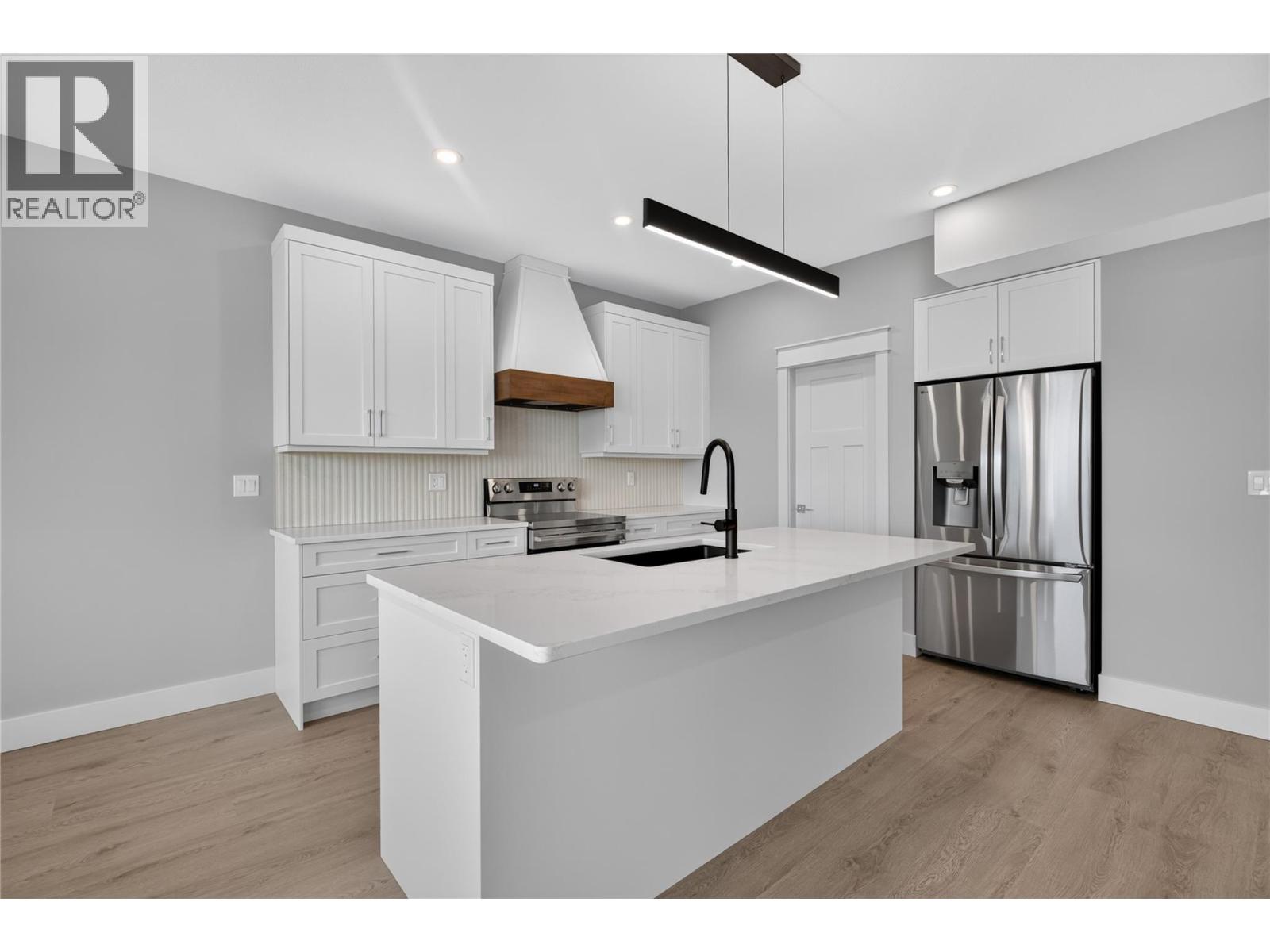 4315 Painted Turtle Drive, Vernon, British Columbia  V1H 1A2 - Photo 9 - 10399719
