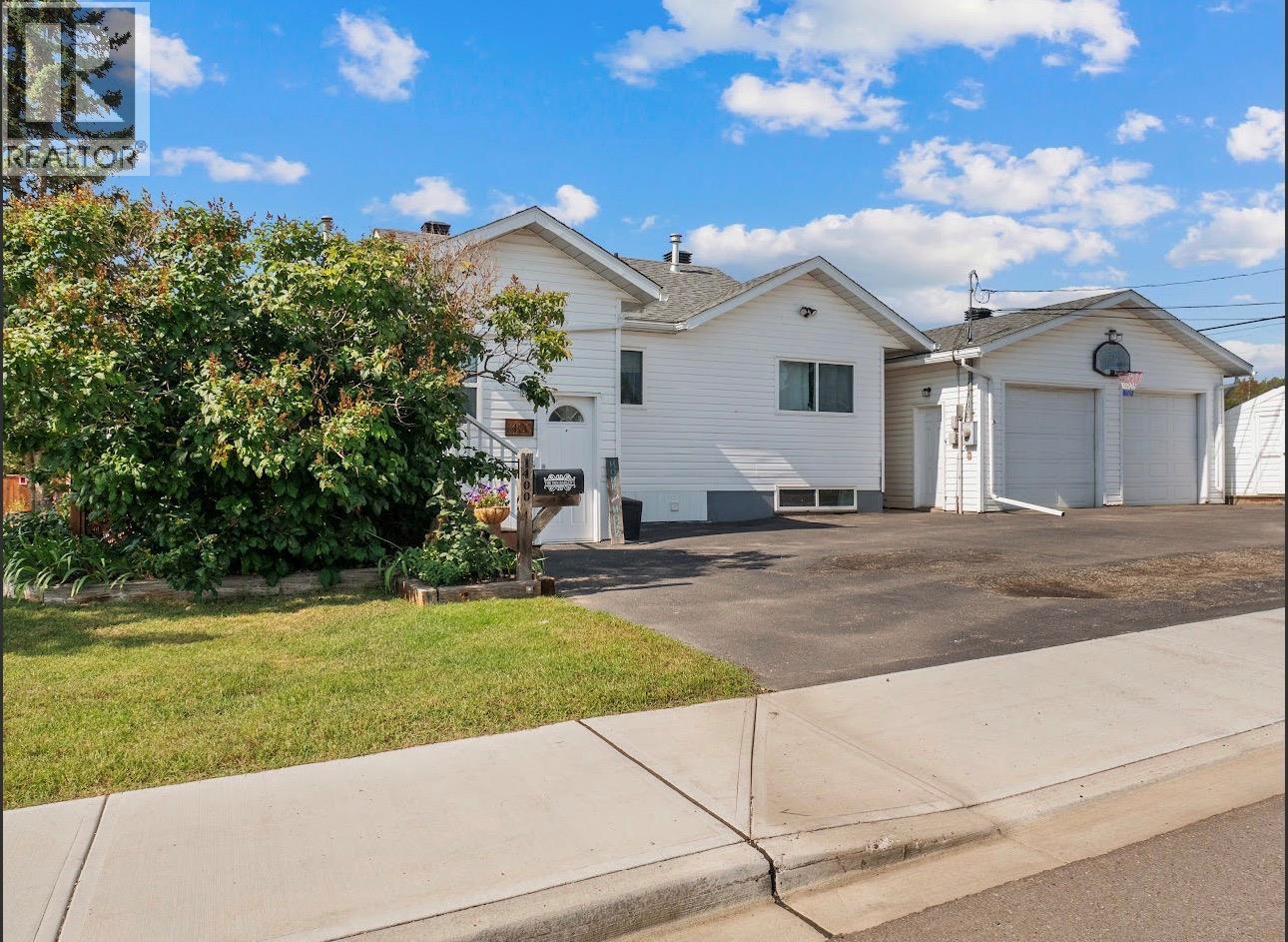 1400 96 Avenue, Dawson Creek, British Columbia  V1G 1L5 - Photo 1 - 10399953