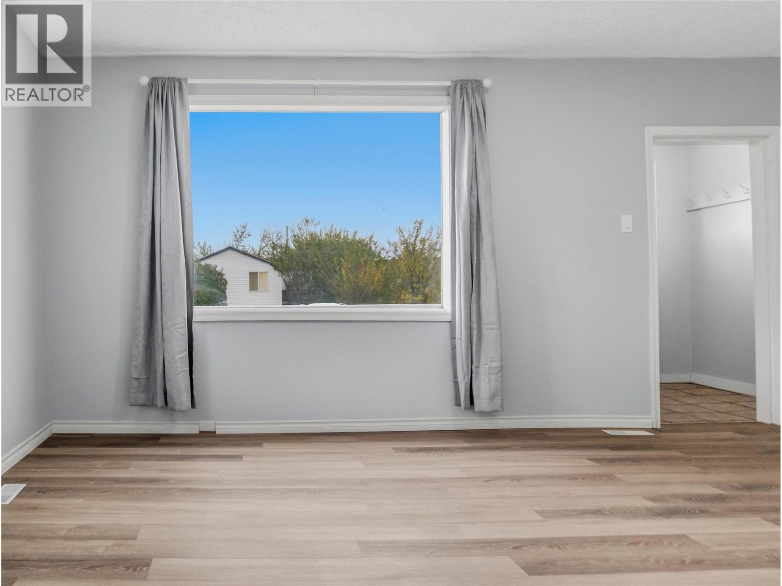 1331 101 Avenue, Dawson Creek, British Columbia  V1G 2A4 - Photo 4 - 10399956