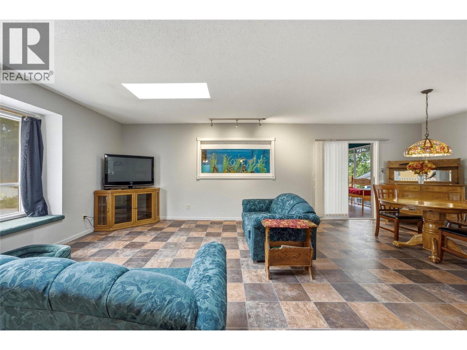 3304 Sidney Crescent, Spallumcheen, British Columbia  V4Y 0S7 - Photo 10 - 10399949