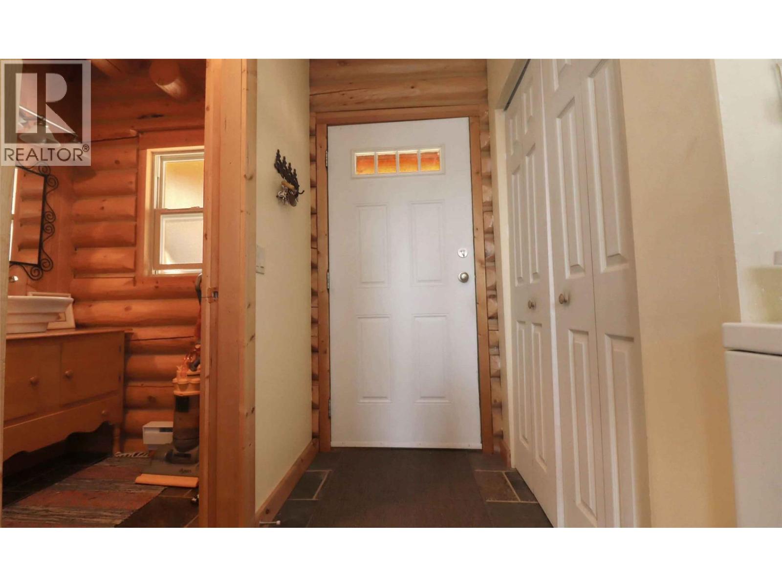 957 Little Shuswap Lake Road, Chase, British Columbia  V0E 1M2 - Photo 10 - 10399275
