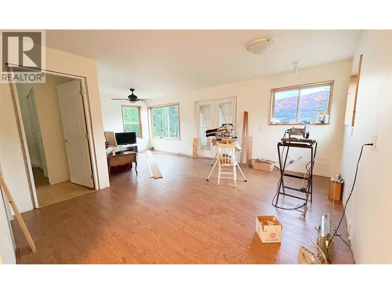 957 Little Shuswap Lake Road, Chase, British Columbia  V0E 1M2 - Photo 40 - 10399275