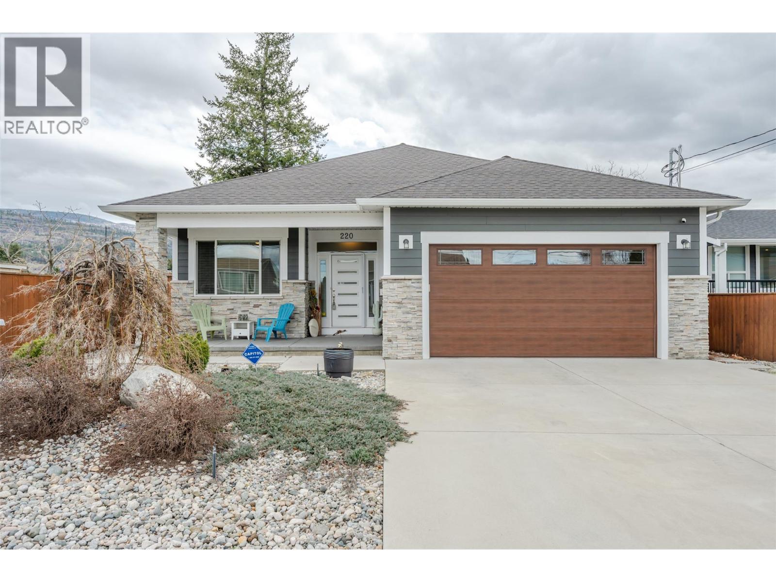220 Brandon Avenue, Penticton, British Columbia  V2A 3S6 - Photo 1 - 10399952