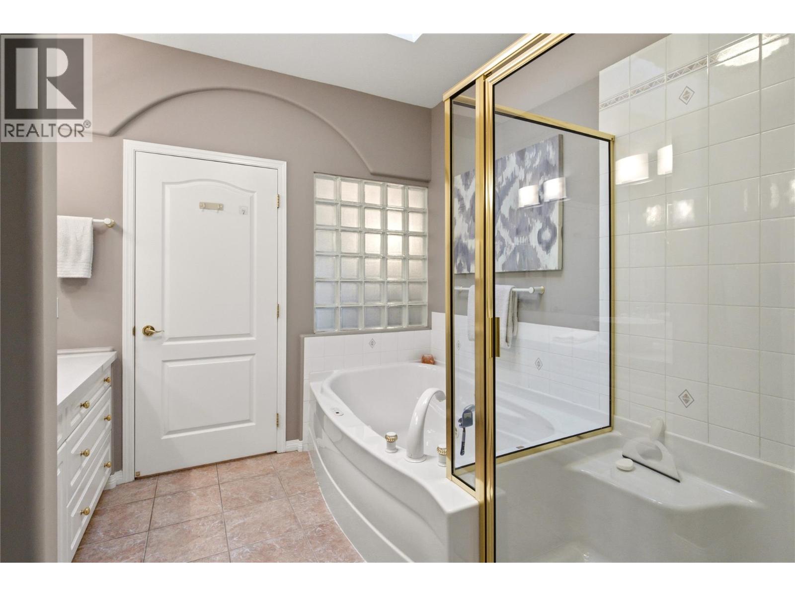 2201 Lillooet Crescent, Kelowna, British Columbia  V1V 1W3 - Photo 19 - 10399885