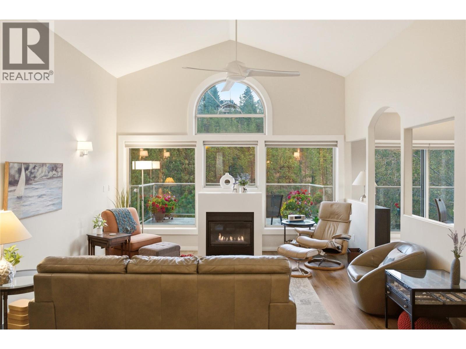 2201 Lillooet Crescent, Kelowna, British Columbia  V1V 1W3 - Photo 3 - 10399885