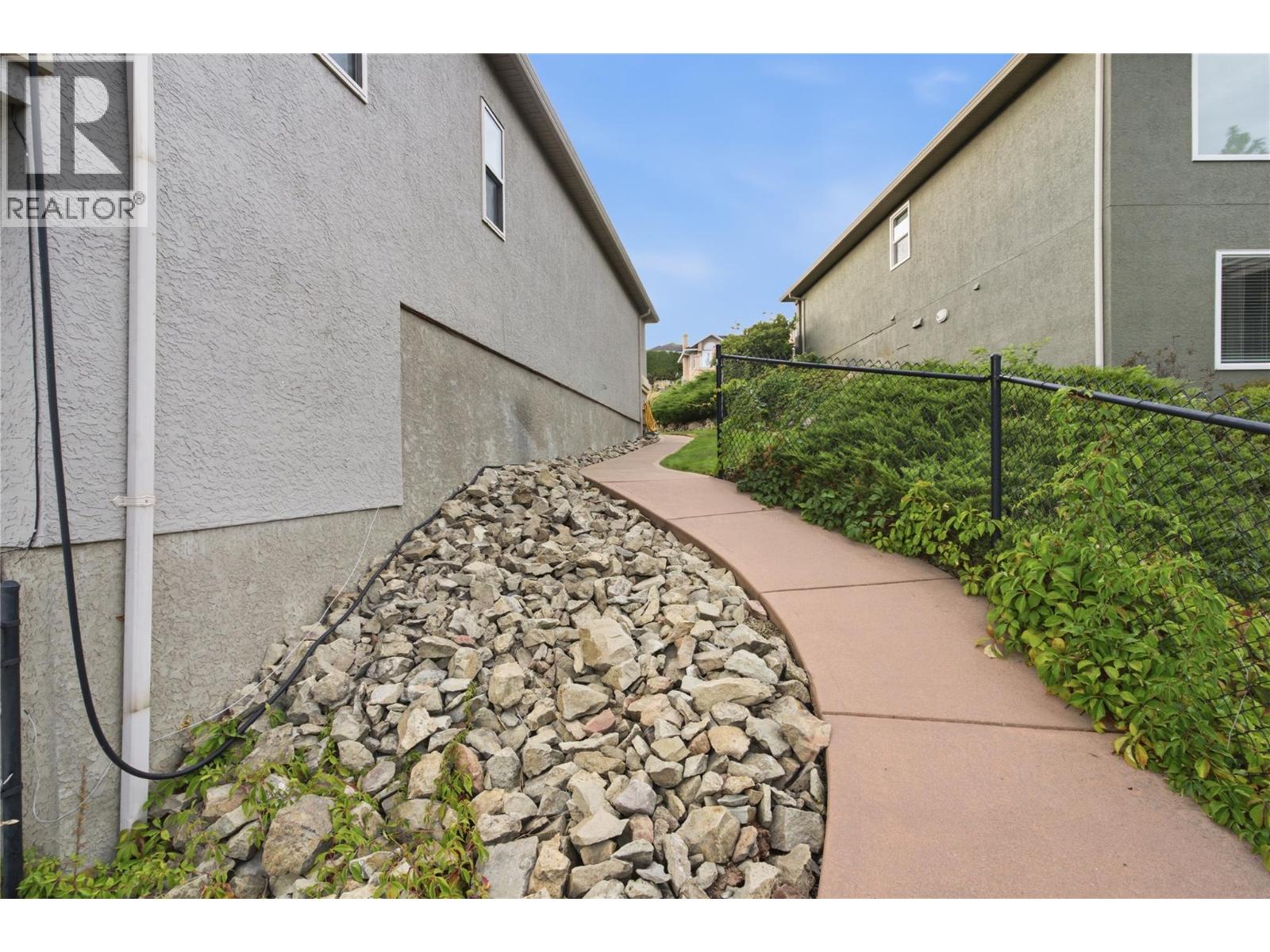 2201 Lillooet Crescent, Kelowna, British Columbia  V1V 1W3 - Photo 31 - 10399885