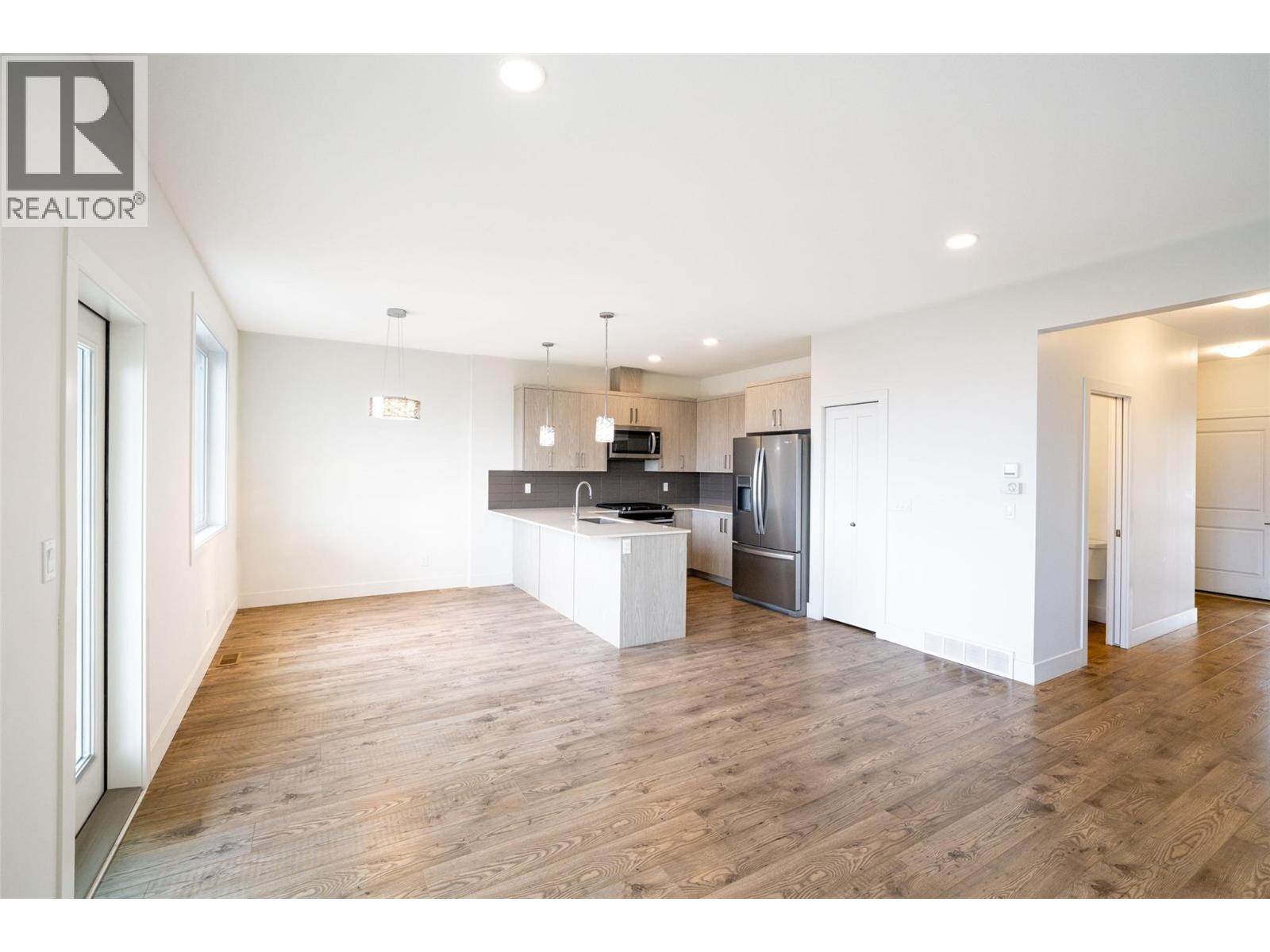933 Mt Robson Place Unit# 55, Vernon, British Columbia  V1B 4G4 - Photo 4 - 10399978