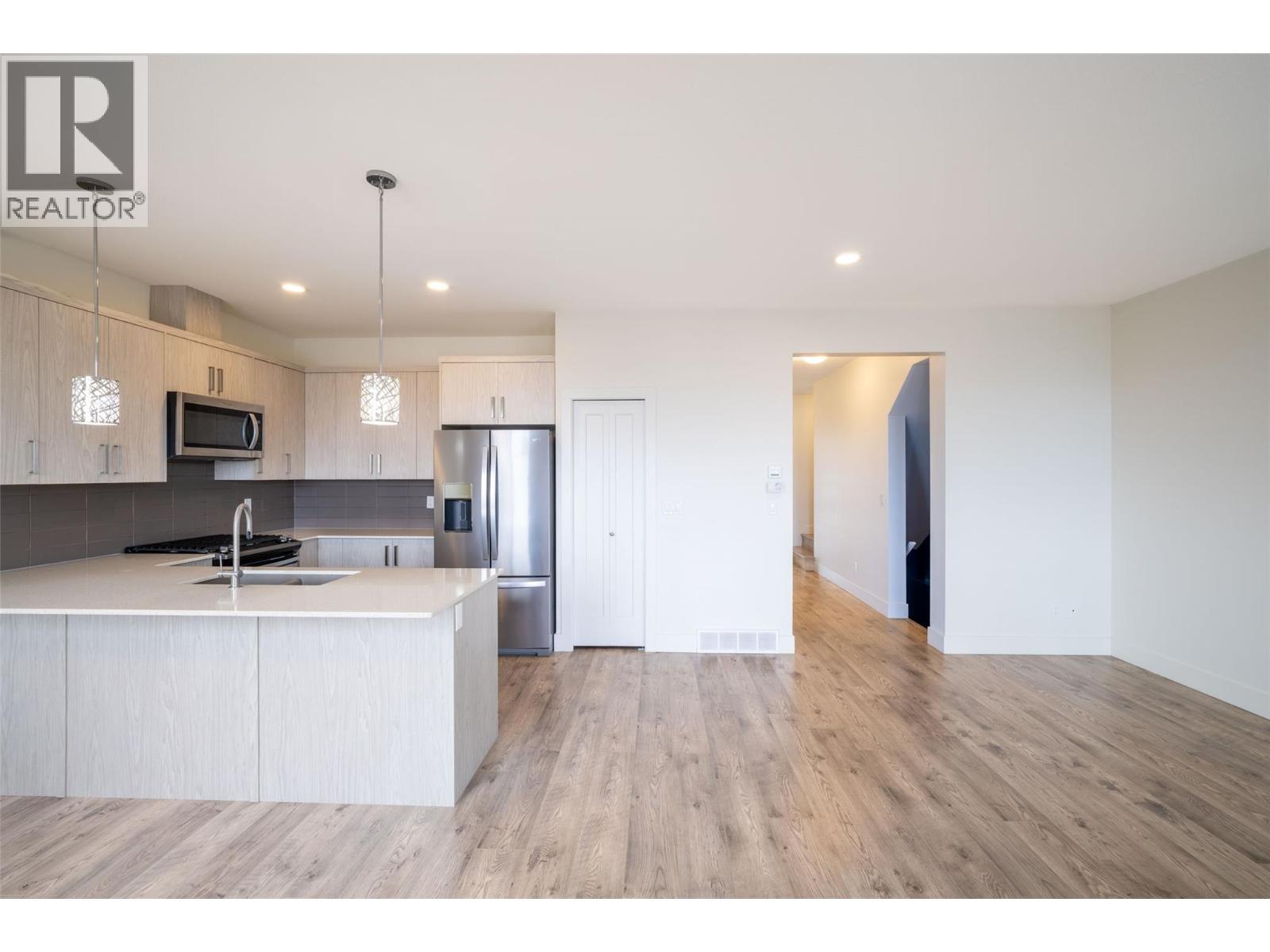 933 Mt Robson Place Unit# 55, Vernon, British Columbia  V1B 4G4 - Photo 6 - 10399978