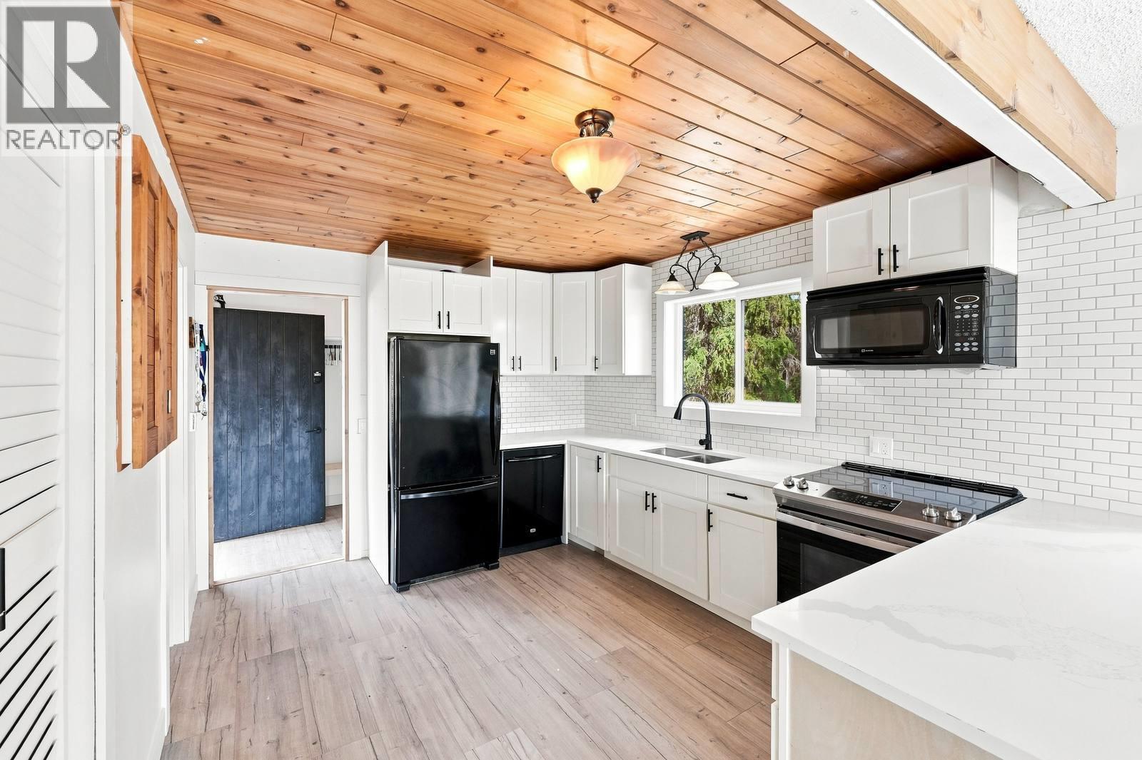 321 Philpott Road, Kelowna, British Columbia  V1P 1J6 - Photo 12 - 10399945