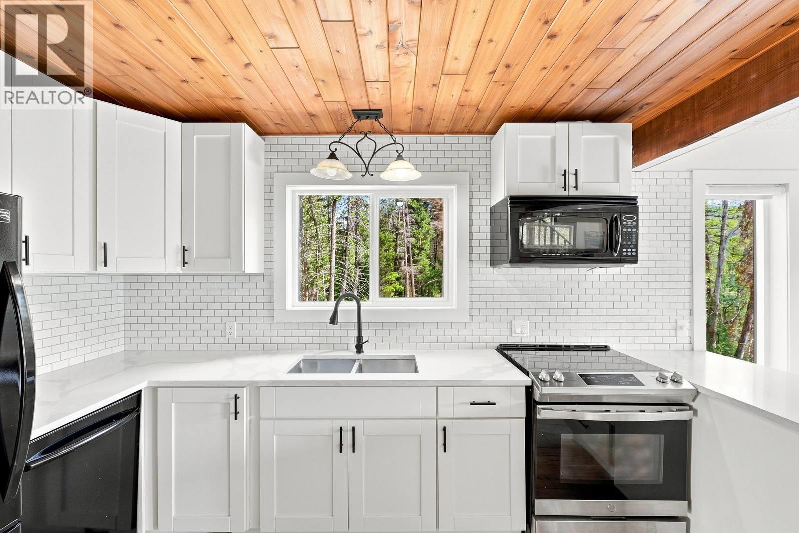 321 Philpott Road, Kelowna, British Columbia  V1P 1J6 - Photo 13 - 10399945