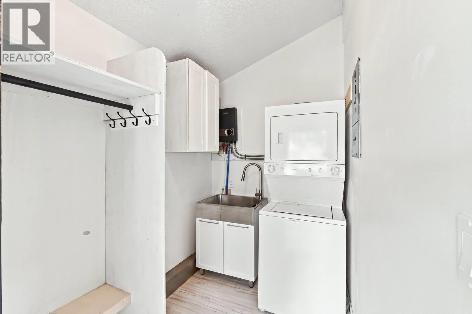 321 Philpott Road, Kelowna, British Columbia  V1P 1J6 - Photo 22 - 10399945