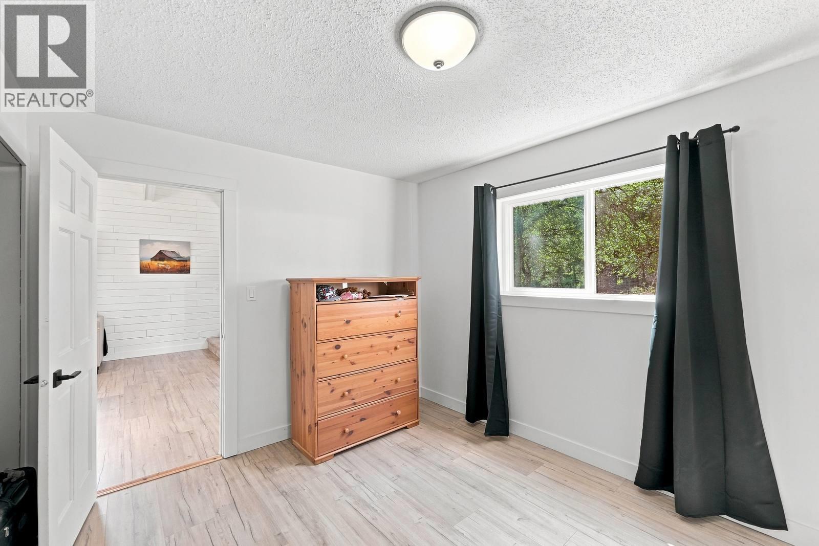 321 Philpott Road, Kelowna, British Columbia  V1P 1J6 - Photo 24 - 10399945