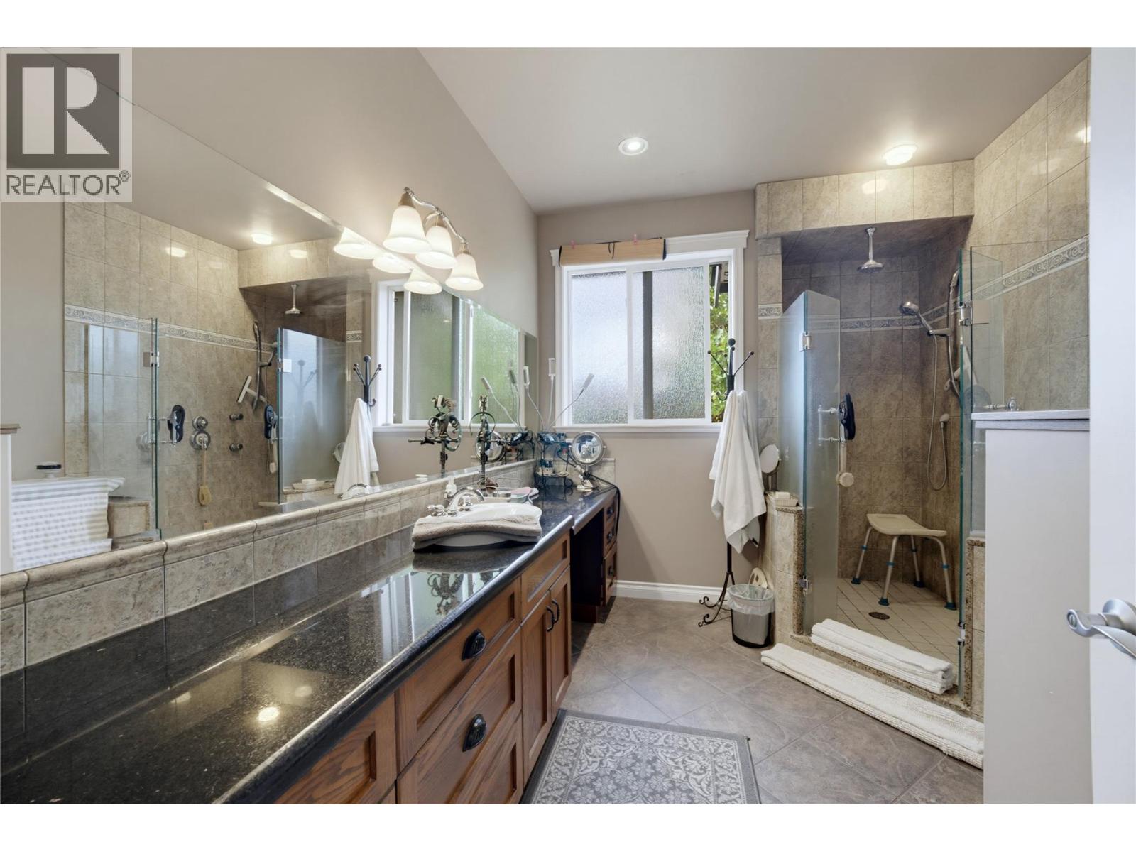 2708 Sunridge Place, Tappen, British Columbia  V0E 2X3 - Photo 31 - 10399675