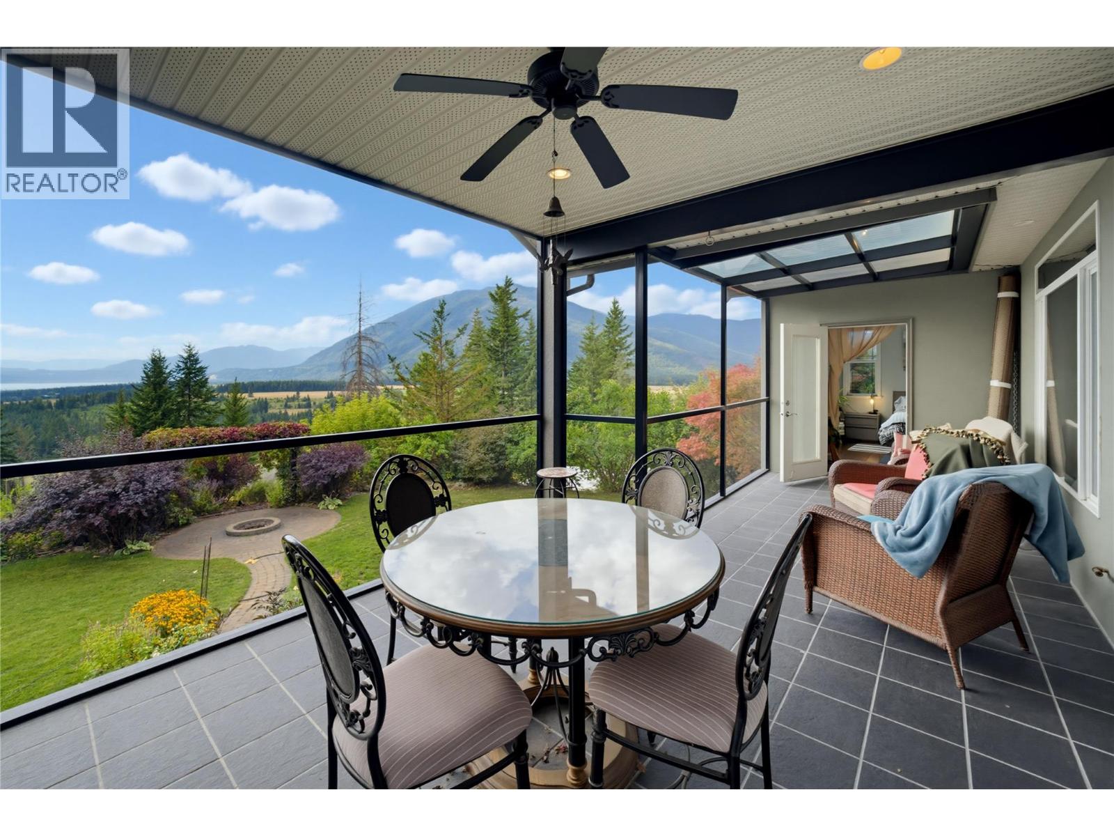 2708 Sunridge Place, Tappen, British Columbia  V0E 2X3 - Photo 41 - 10399675