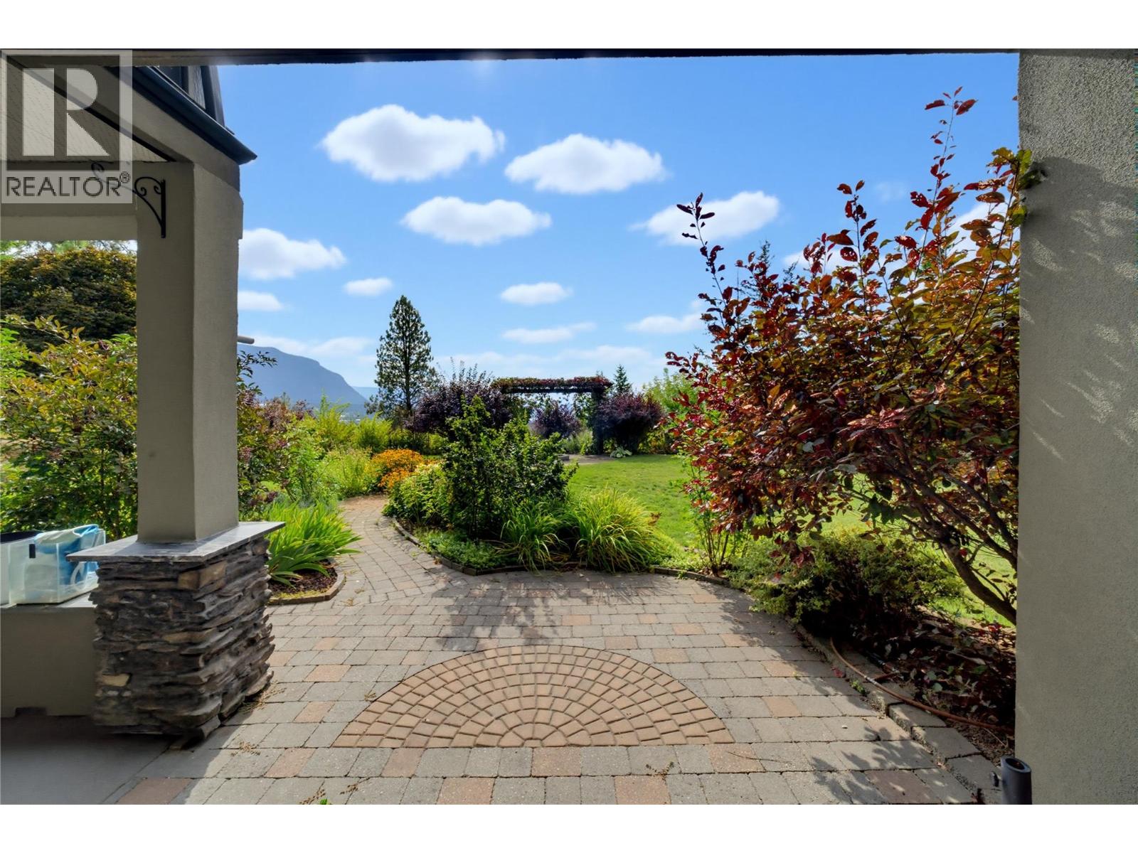 2708 Sunridge Place, Tappen, British Columbia  V0E 2X3 - Photo 55 - 10399675