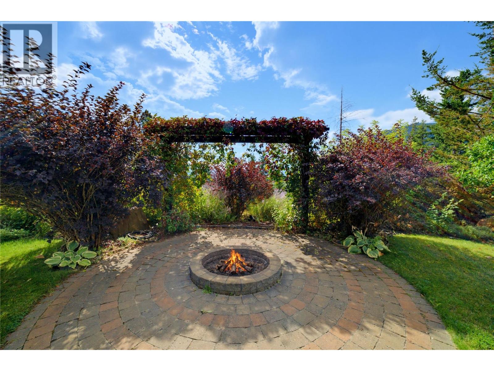 2708 Sunridge Place, Tappen, British Columbia  V0E 2X3 - Photo 57 - 10399675