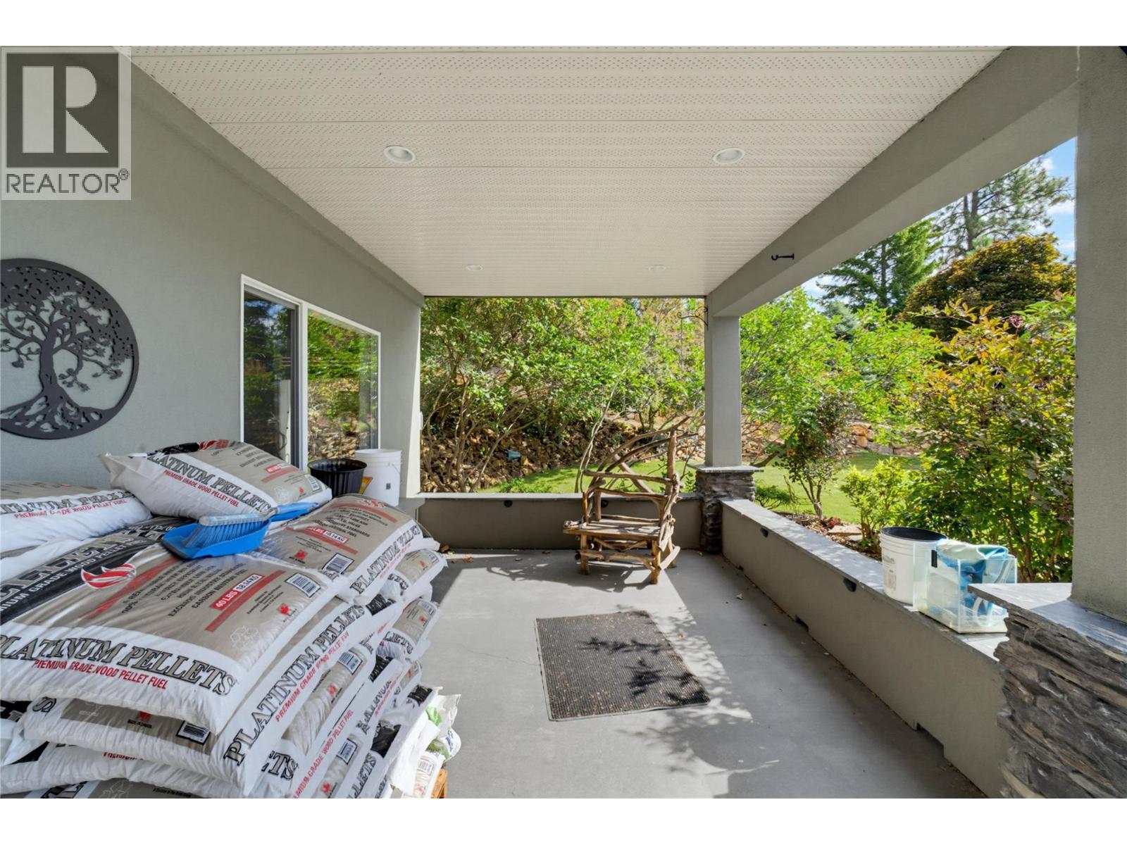 2708 Sunridge Place, Tappen, British Columbia  V0E 2X3 - Photo 58 - 10399675